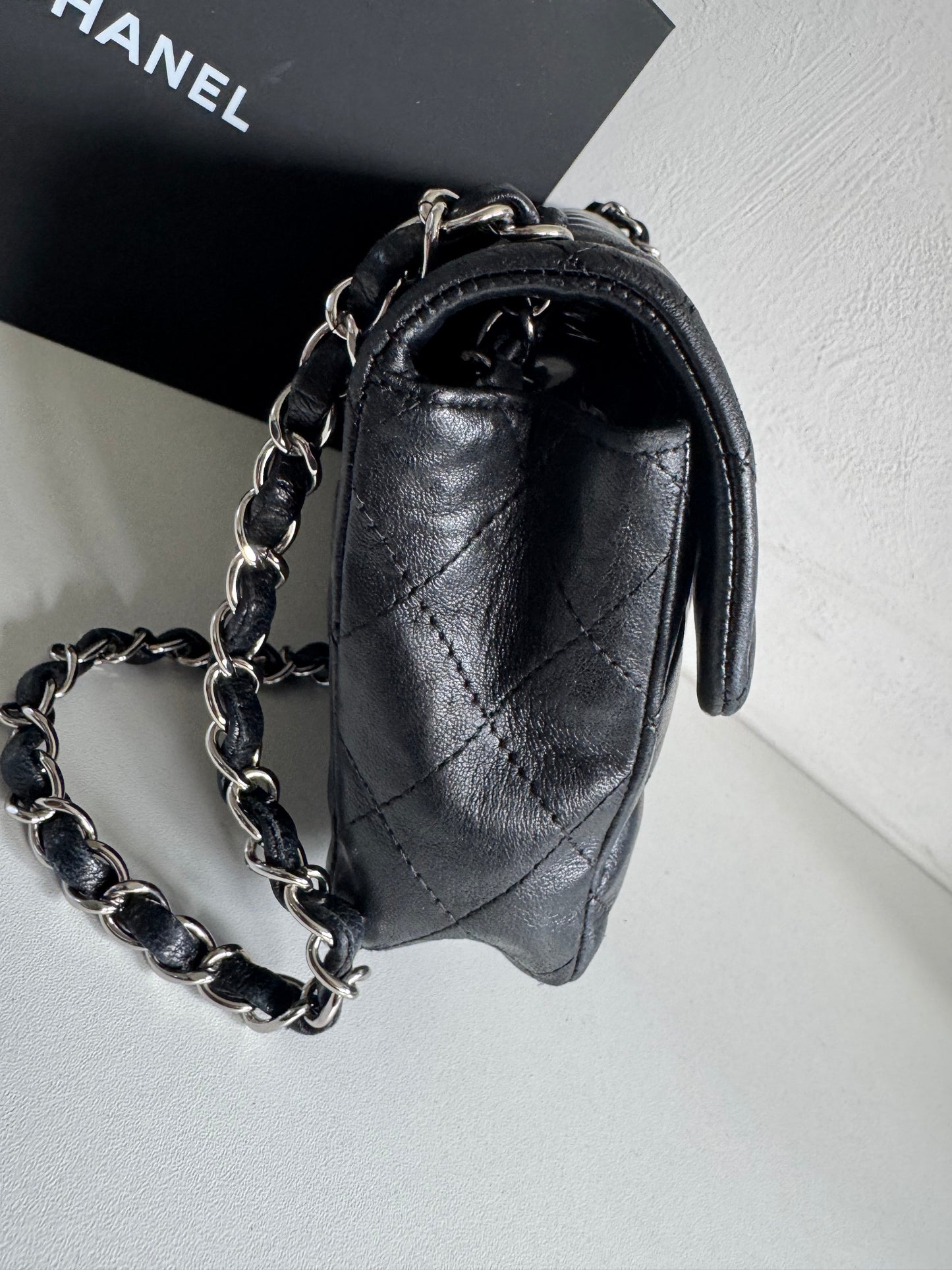 CHANEL Vintage East West Baguette Single Flap Bag bar