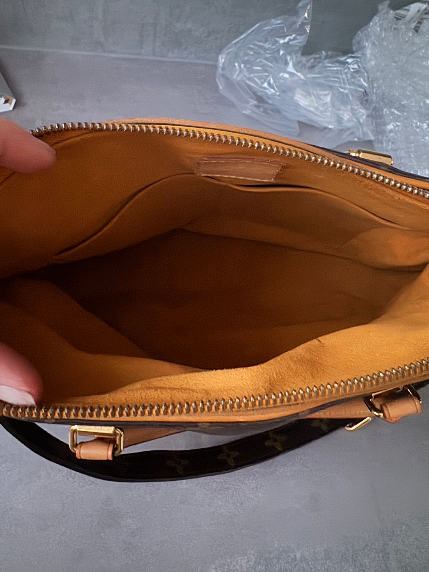 LOUIS VUITTON Pallas MM SAC Monogram Canvas