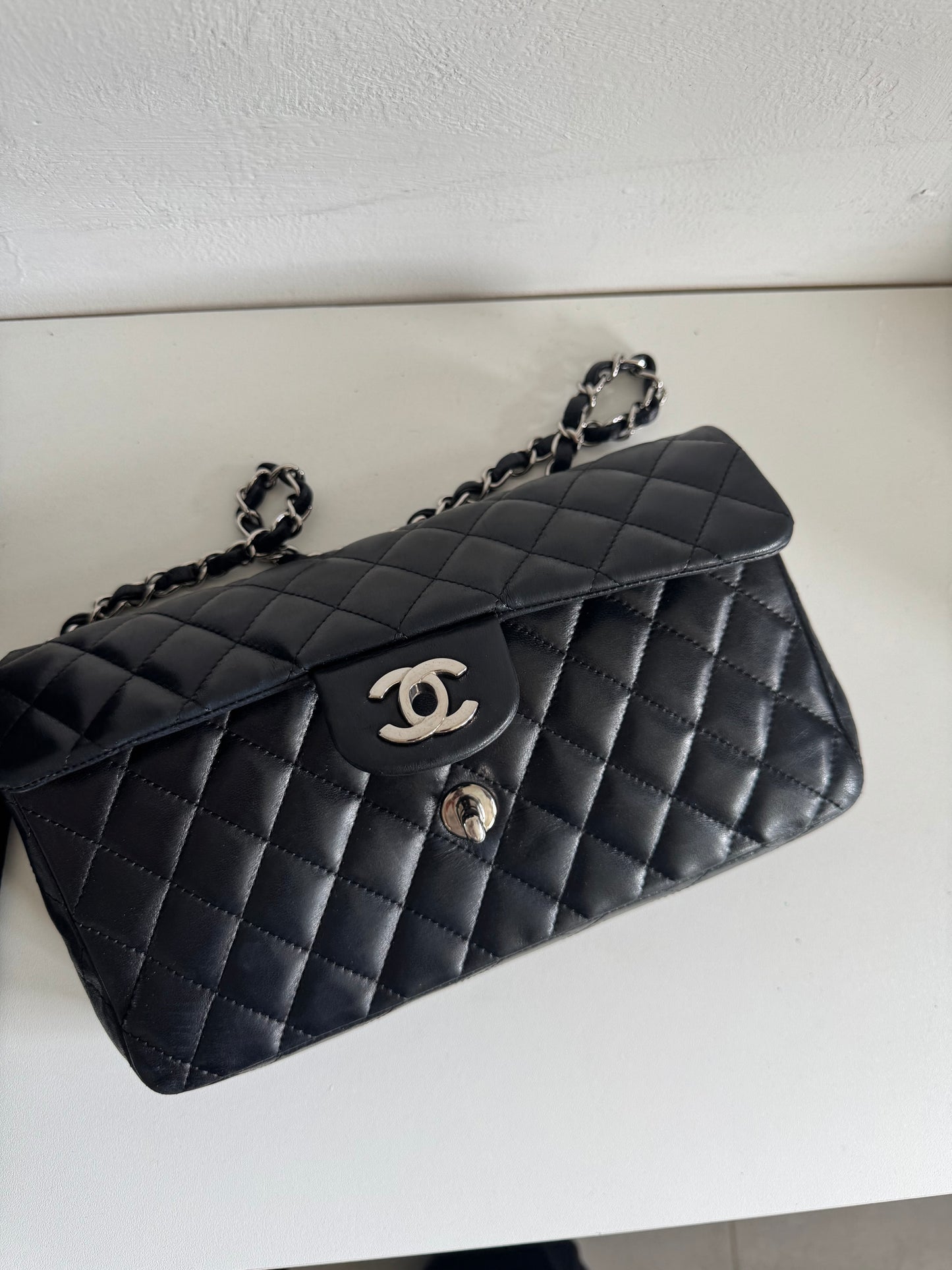 CHANEL Vintage East West Baguette Single Flap Bag bar