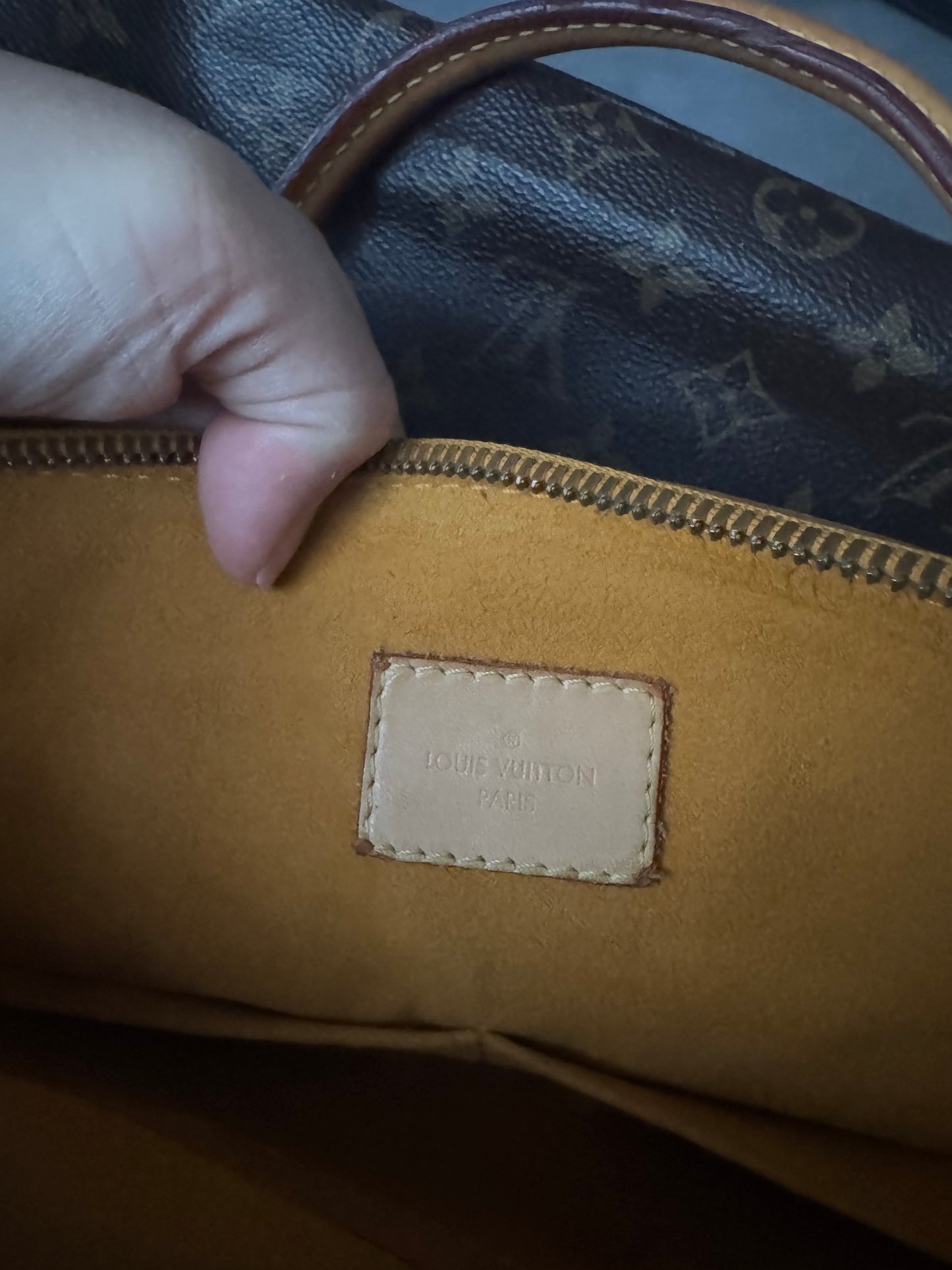 LOUIS VUITTON Pallas MM SAC Monogram Canvas
