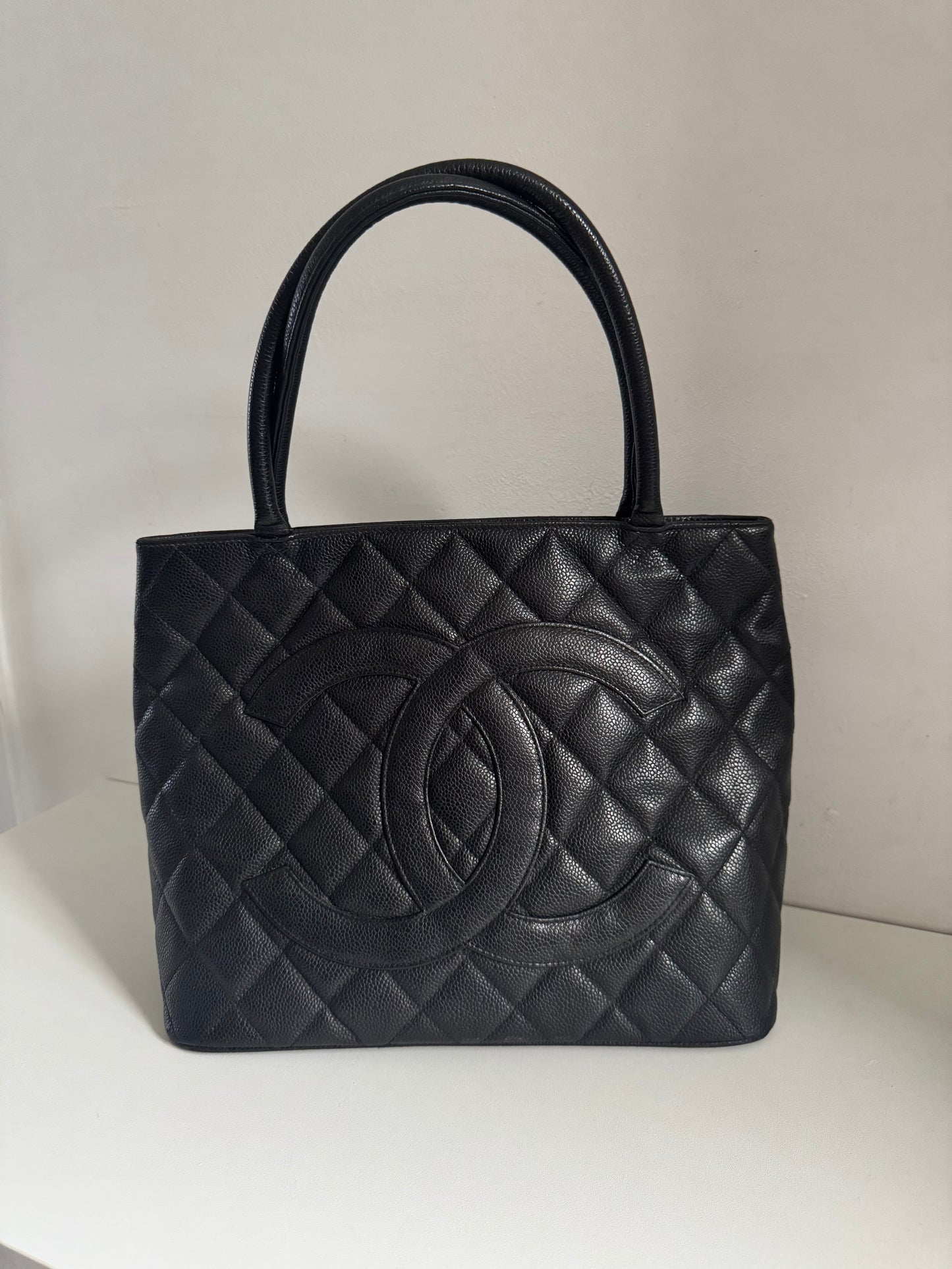 CHANEL Vintage Medium Tote Shopper Bag Caviar