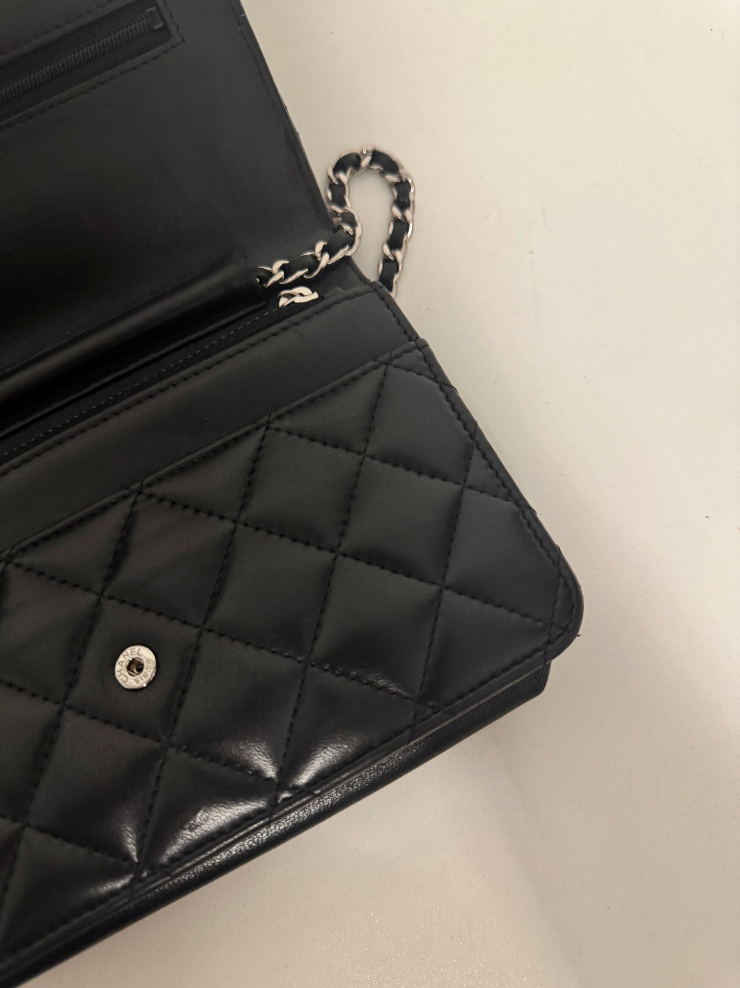 CHANEL Classic Wallet on Chain "WOC"