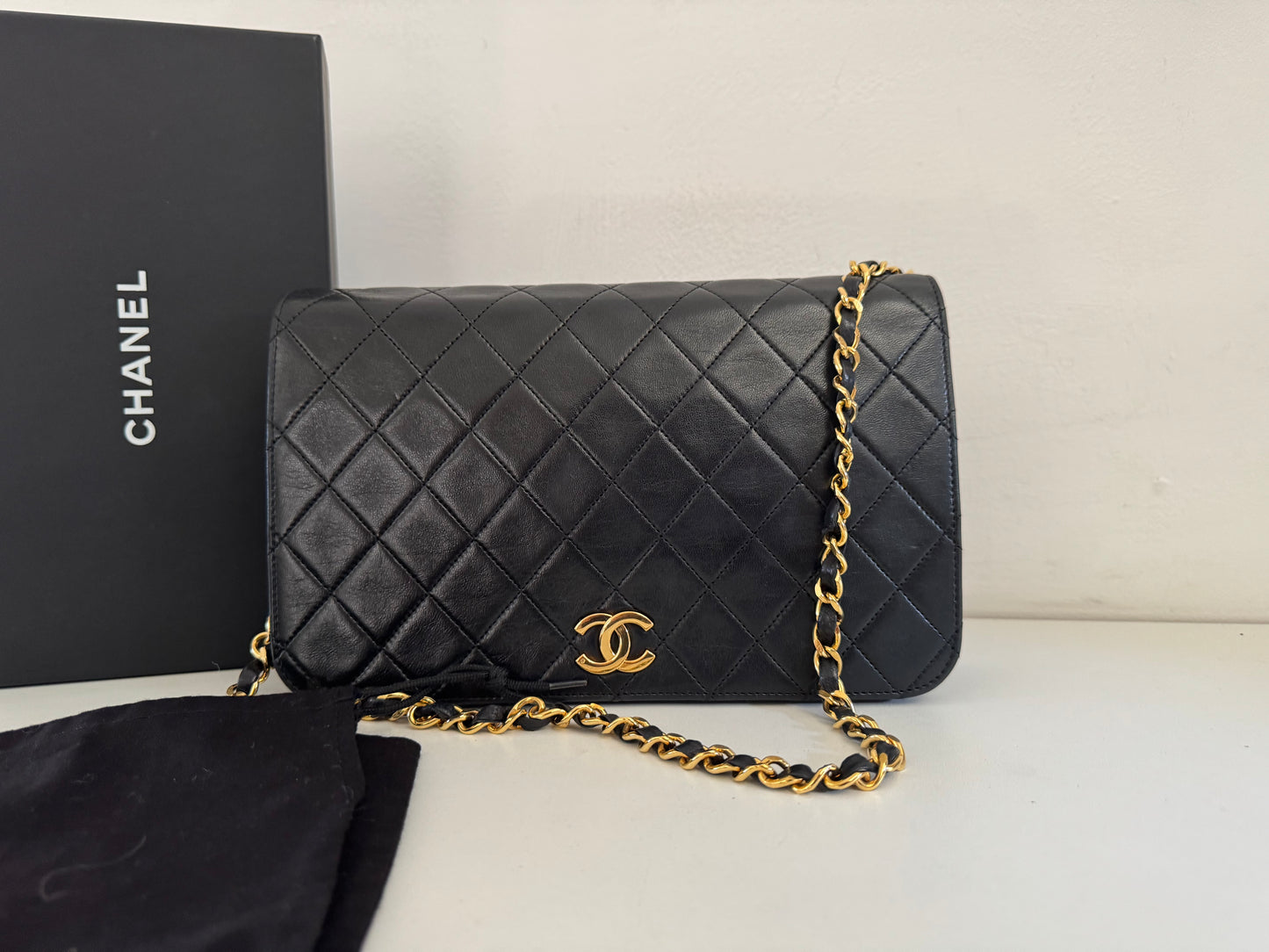 CHANEL Vintage Medium Full Flap Bag Pushlock