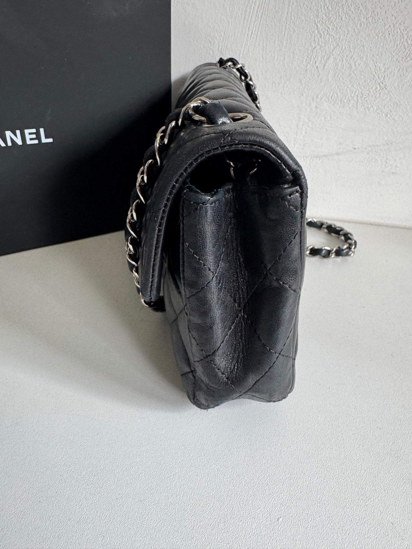 CHANEL Vintage East West Baguette Single Flap Bag bar