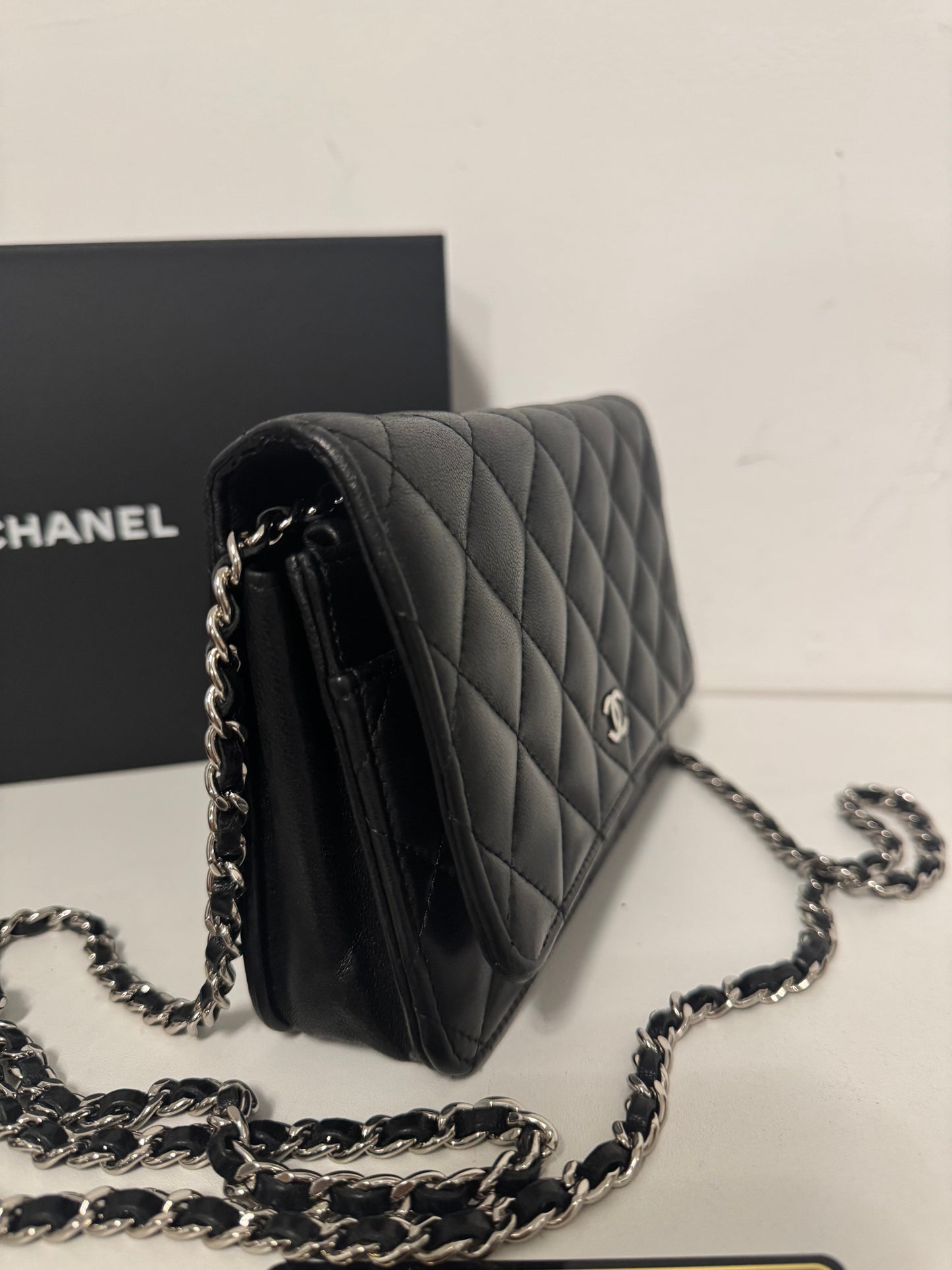 CHANEL Classic Wallet on Chain "WOC"