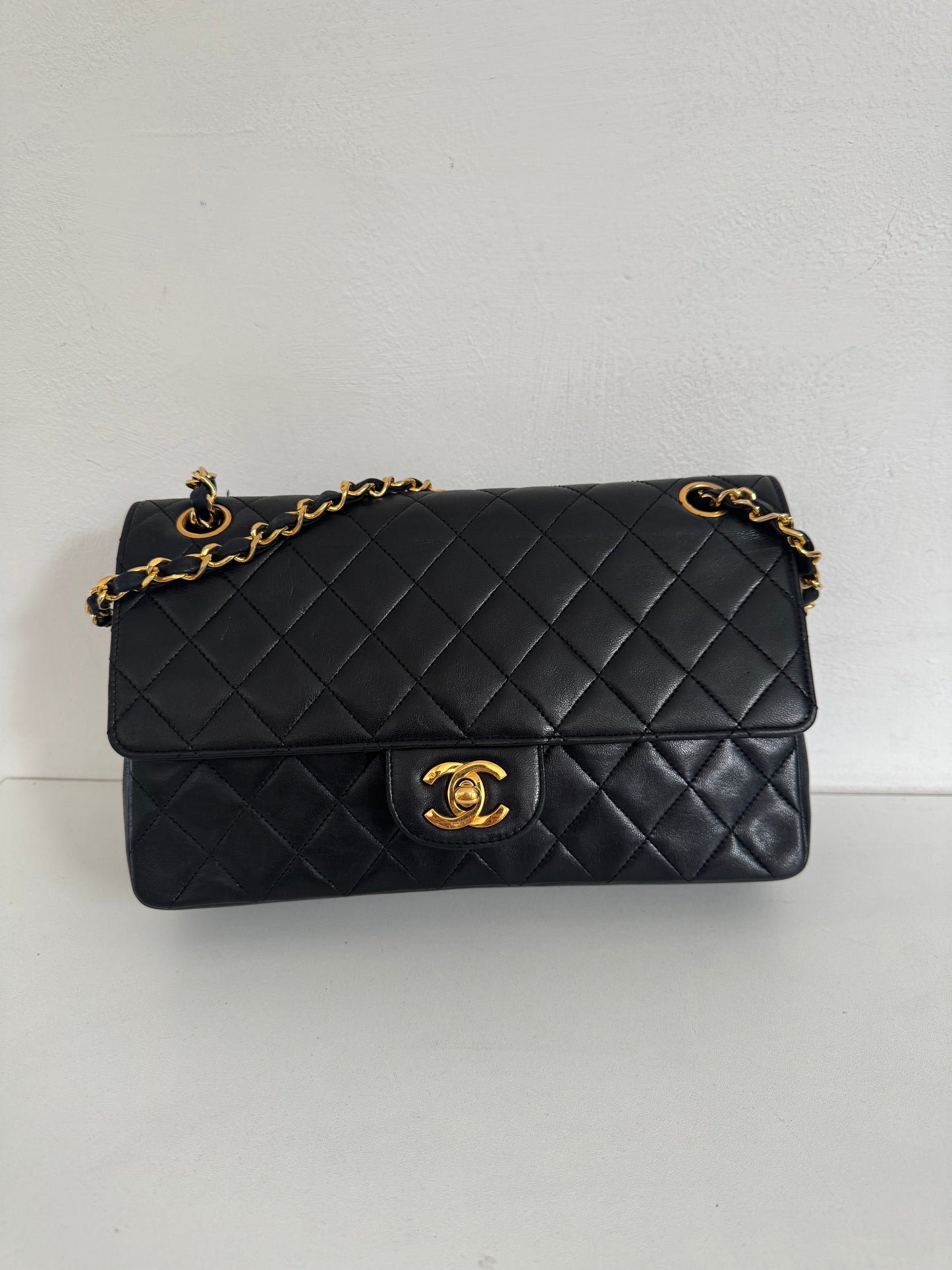 CHANEL Vintage Medium Double Flap Bag