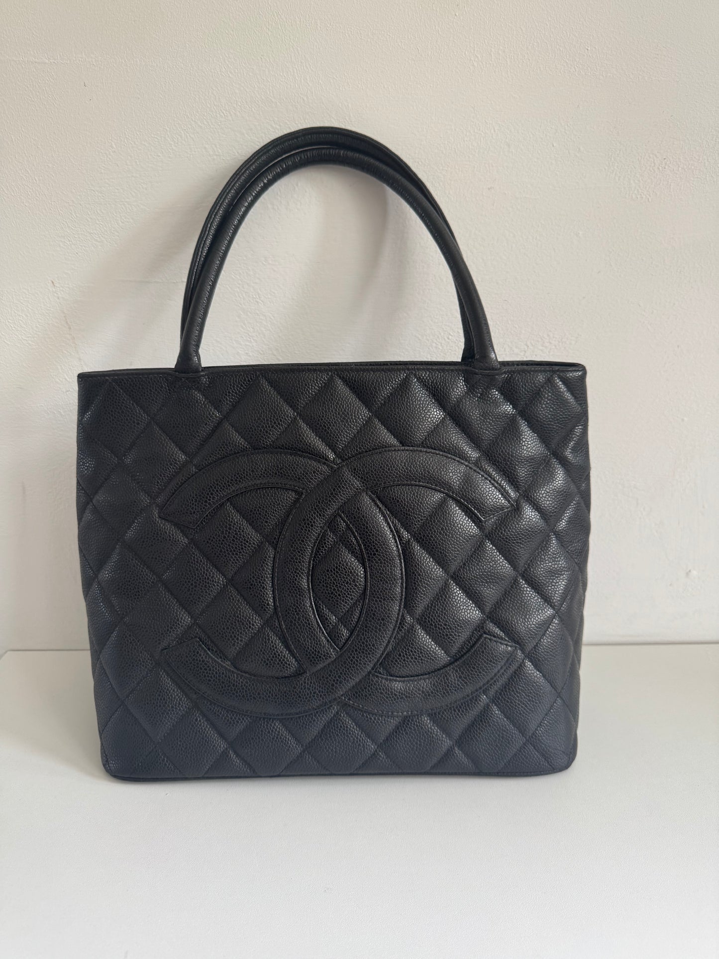 CHANEL Vintage Medium Tote Shopper Bag Caviar