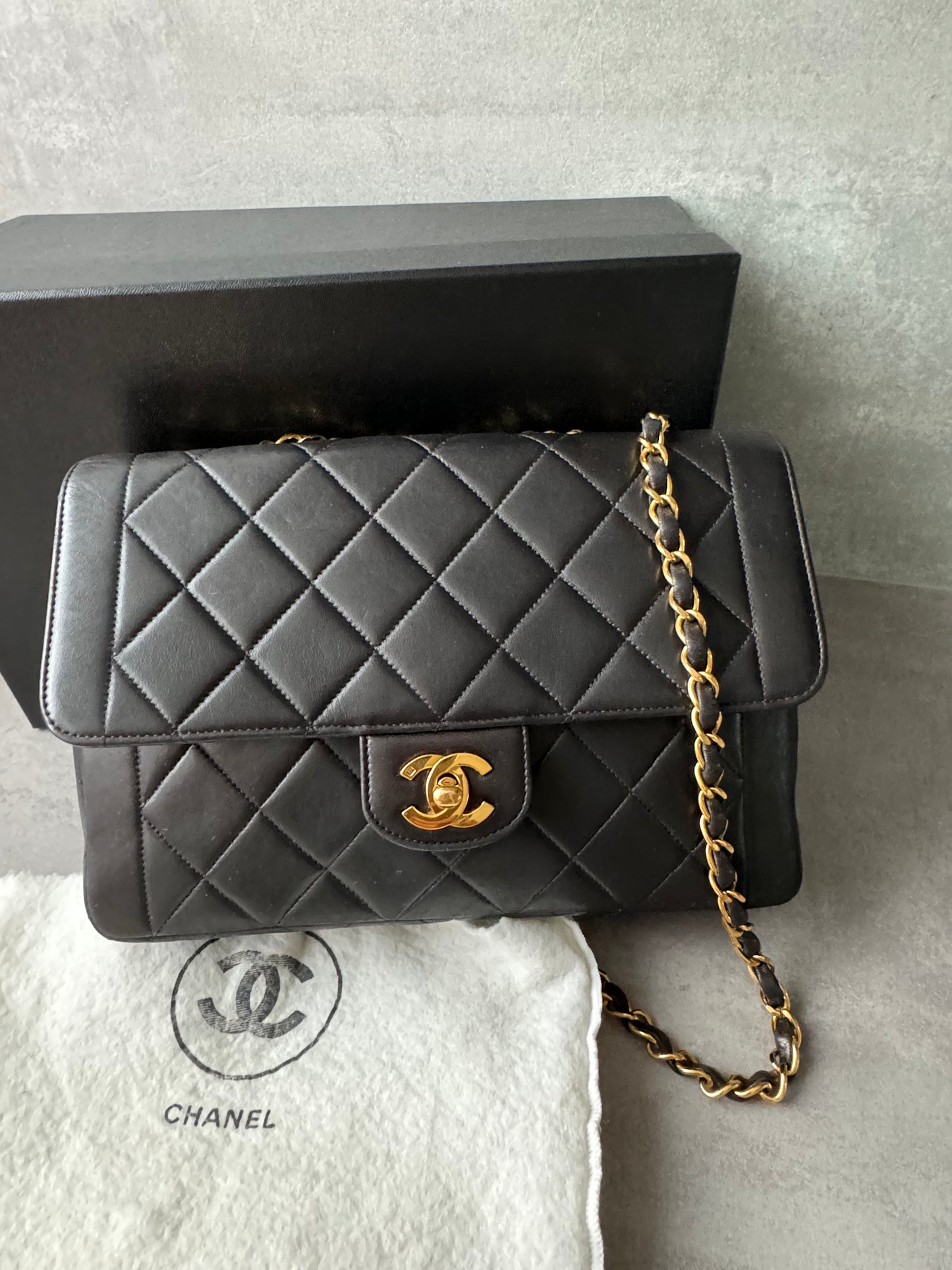 CHANEL Vintage Medium Single Flap Bag