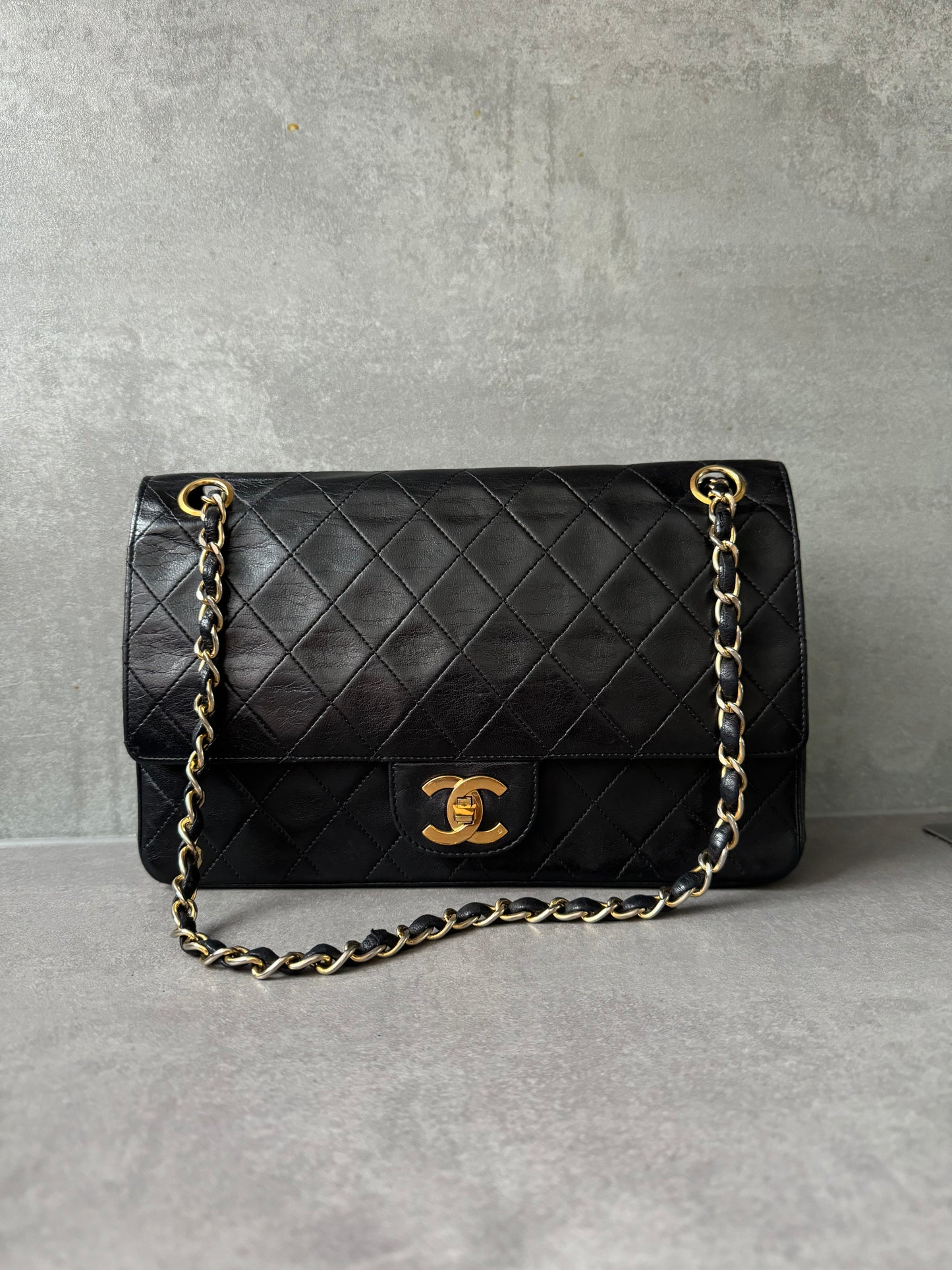 CHANEL Vintage Medium Double Flap Bag