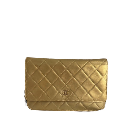 CHANEL Classic Wallet on Chain "WOC"