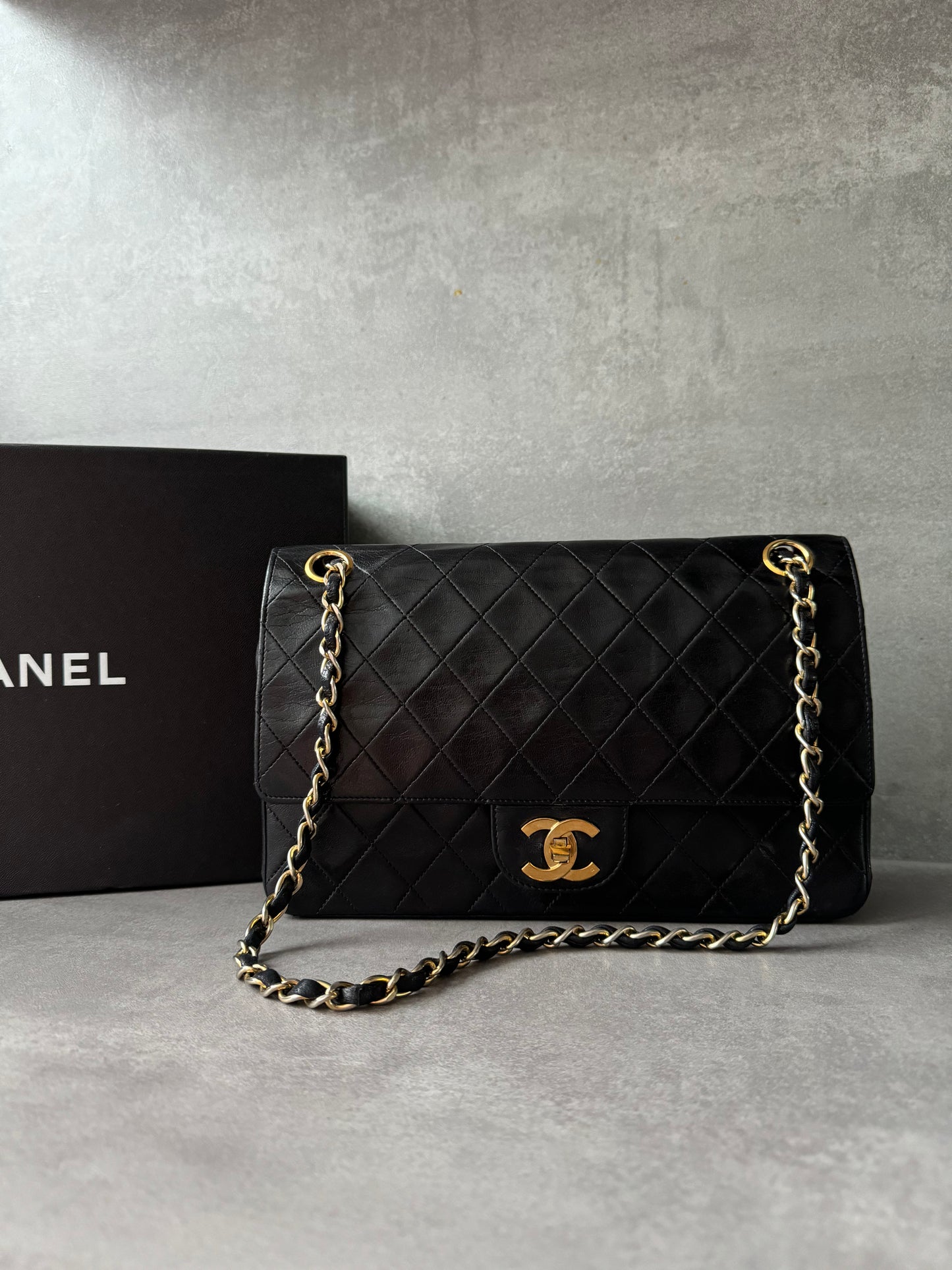 CHANEL Vintage Medium Double Flap Bag