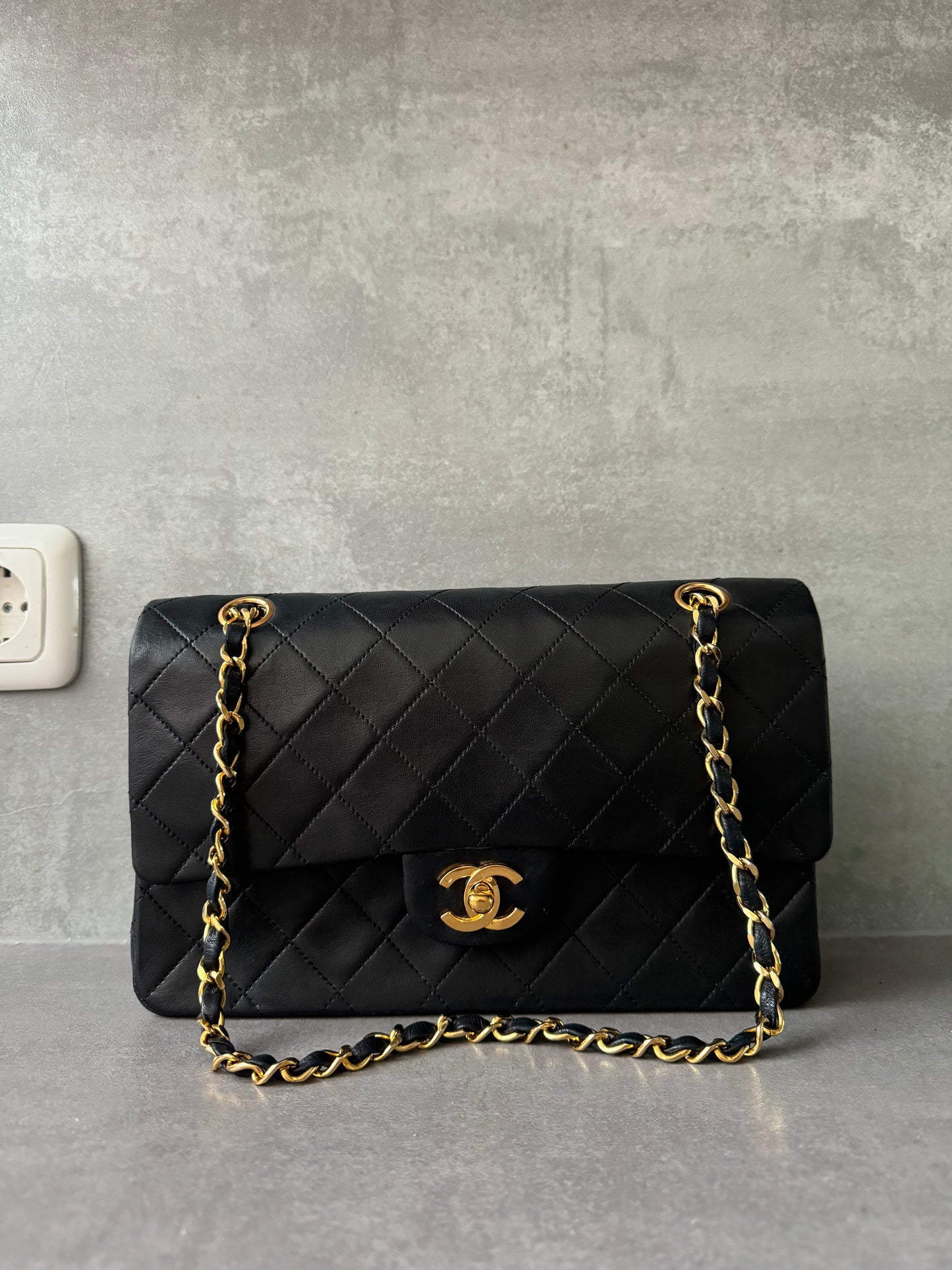 CHANEL Vintage Medium Double Flap Bag