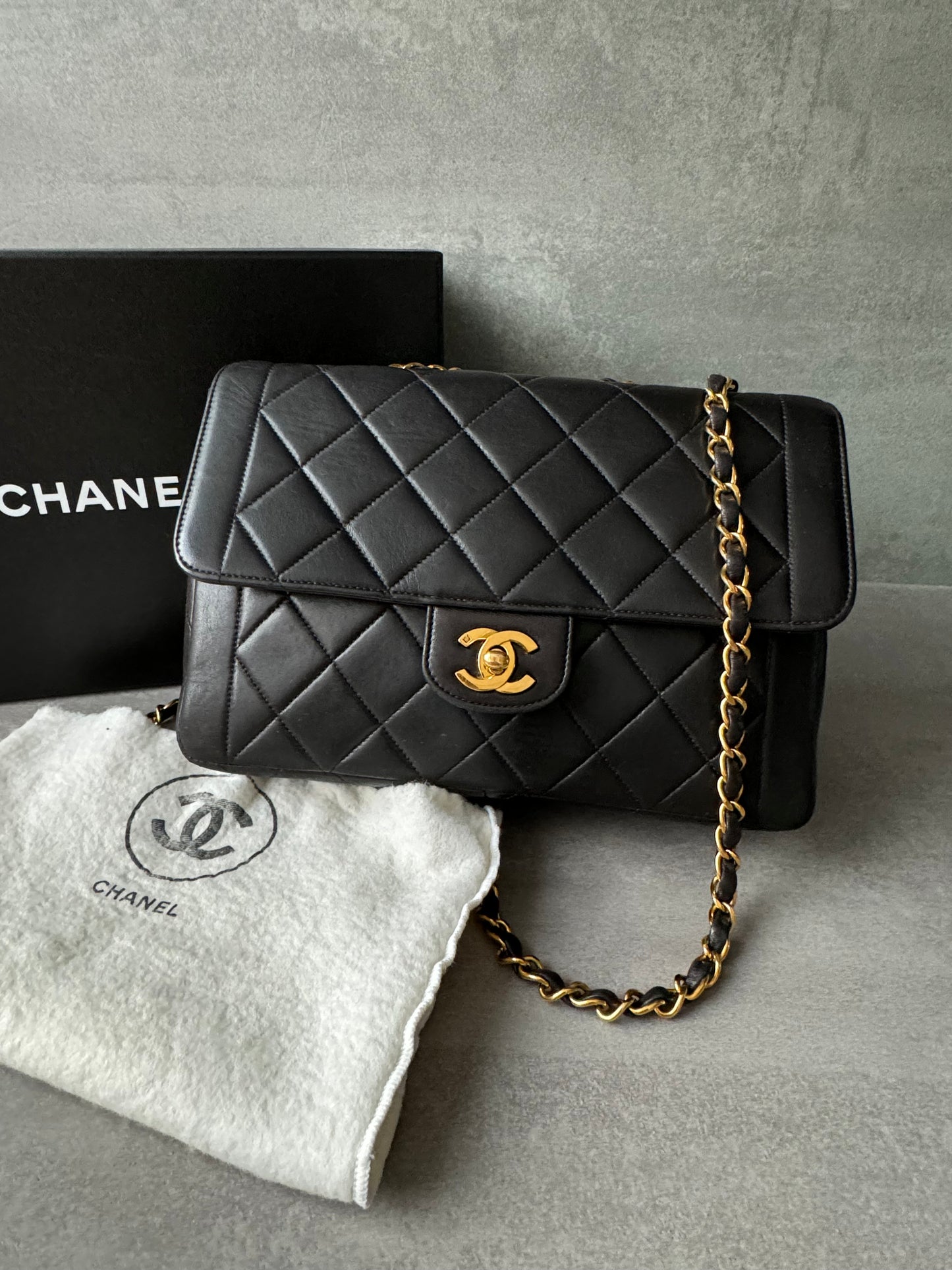 CHANEL Vintage Medium Single Flap Bag