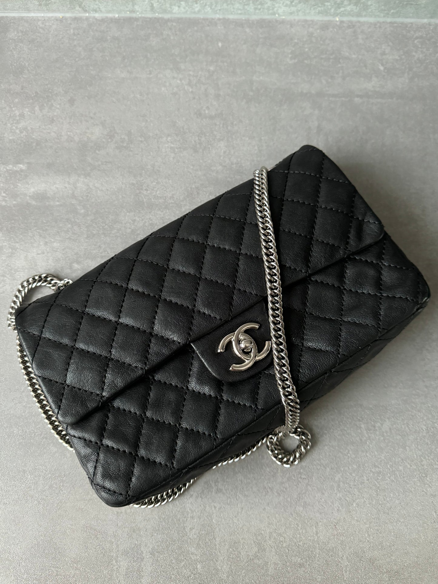 CHANEL Vintage Medium Double Flap Bag