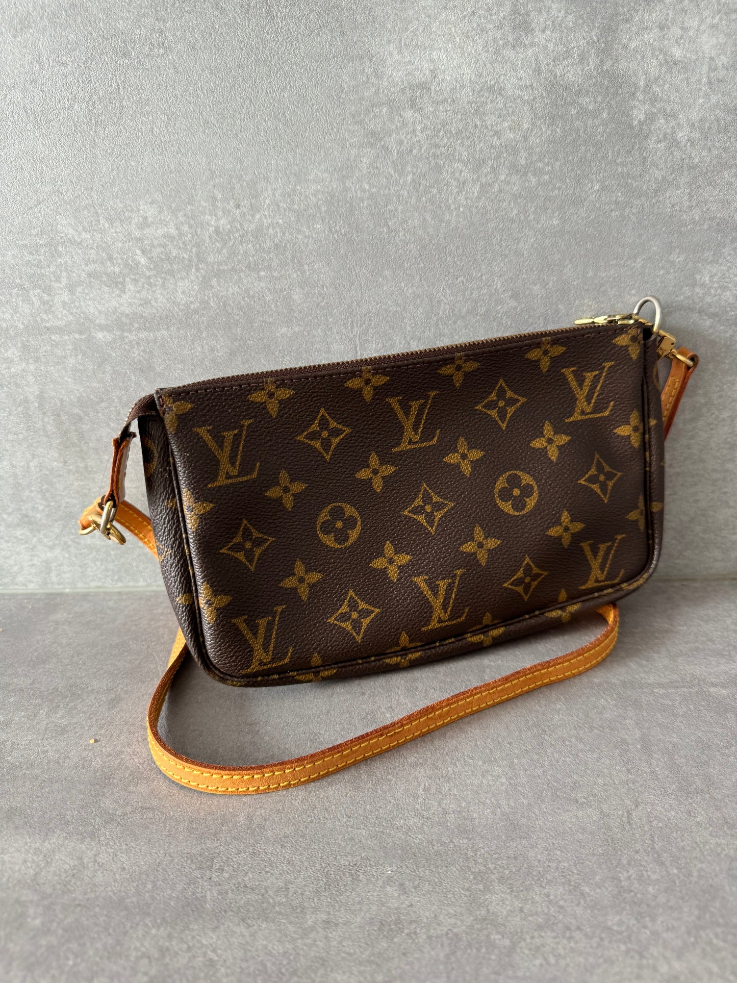 LOUIS VUITTON SAC Pochette Monogram Canvas Long Strap