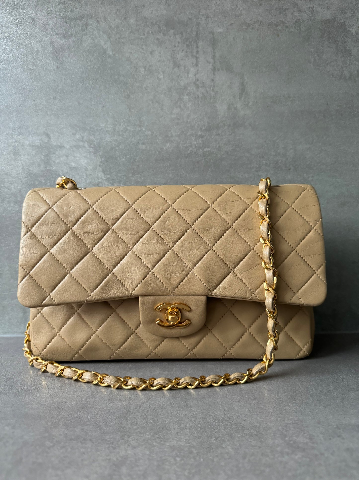 CHANEL Vintage Classic Medium Double Flap Bag