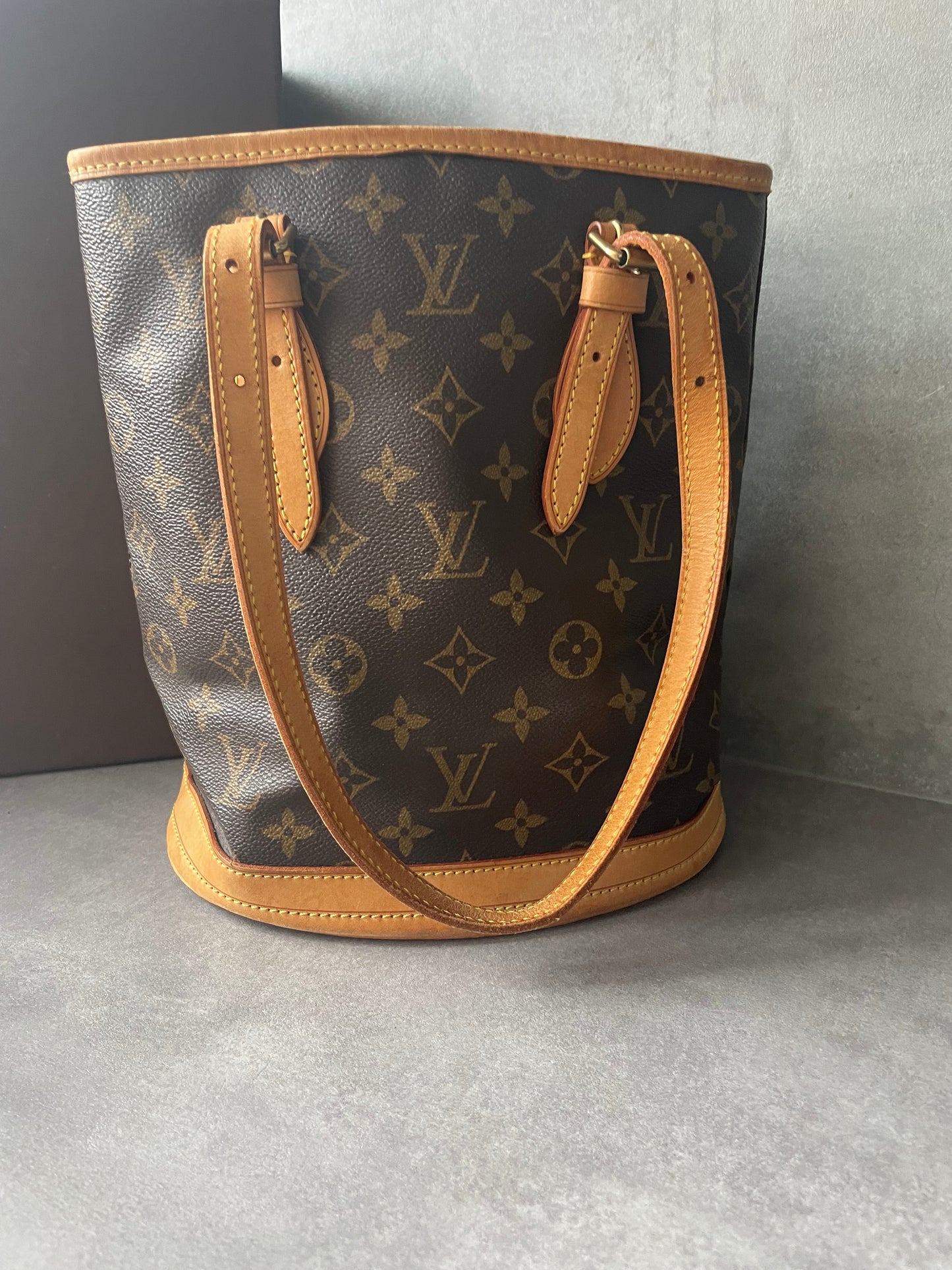 LOUIS VUITTON Noé Bucket Petit SAC  Monogram Canvas