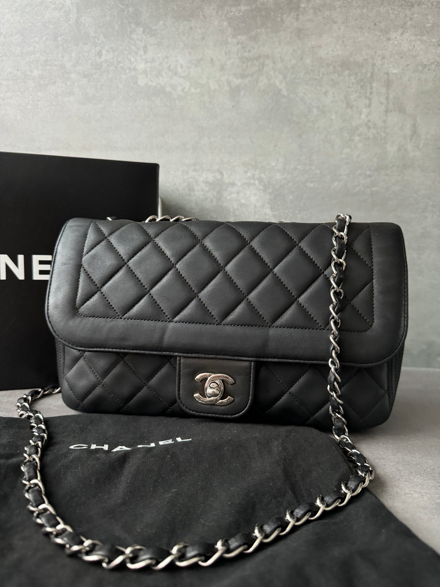 CHANEL Diana Medium Flap Bag Caviar