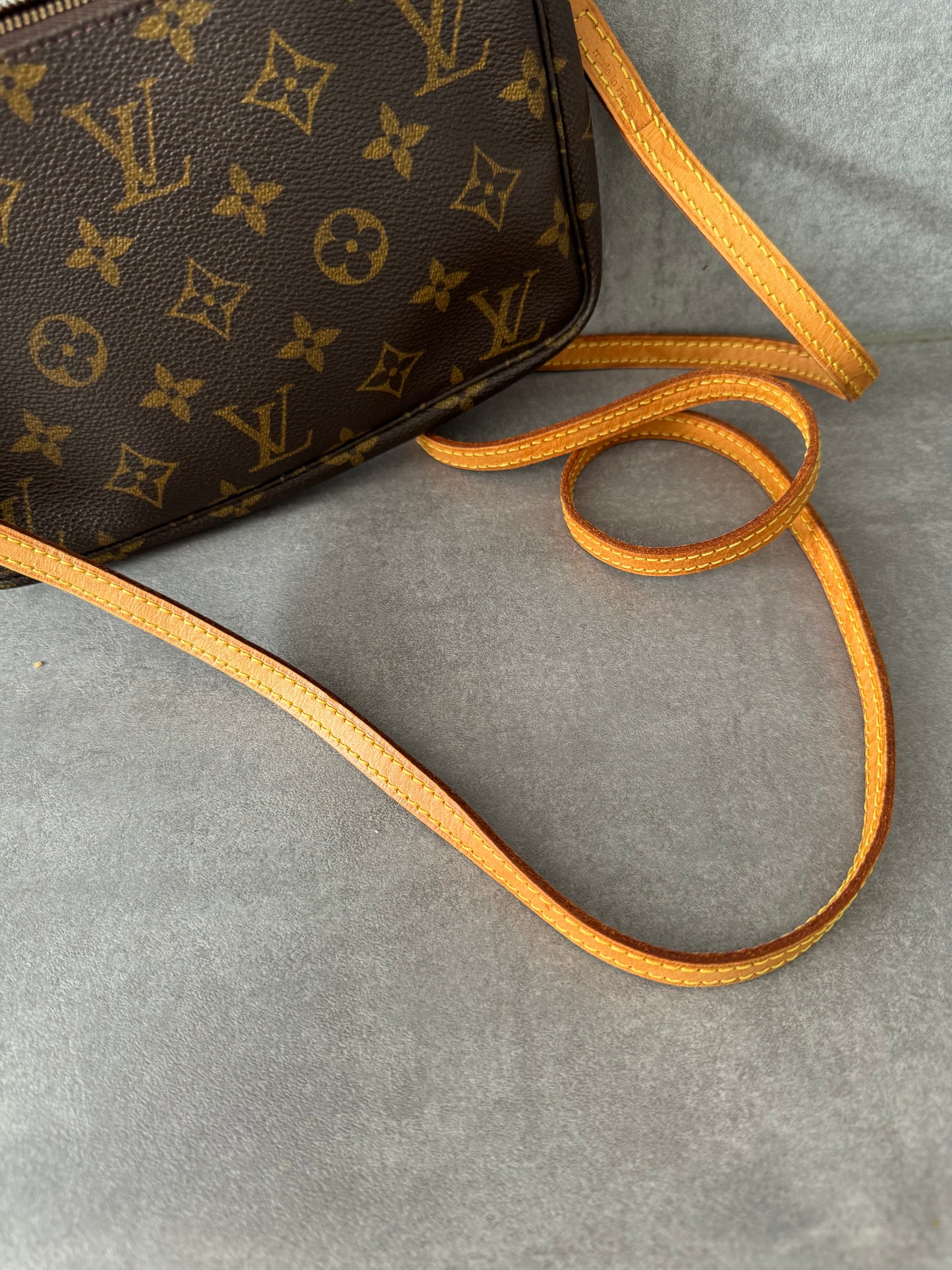 LOUIS VUITTON SAC Pochette Monogram Canvas Long Strap