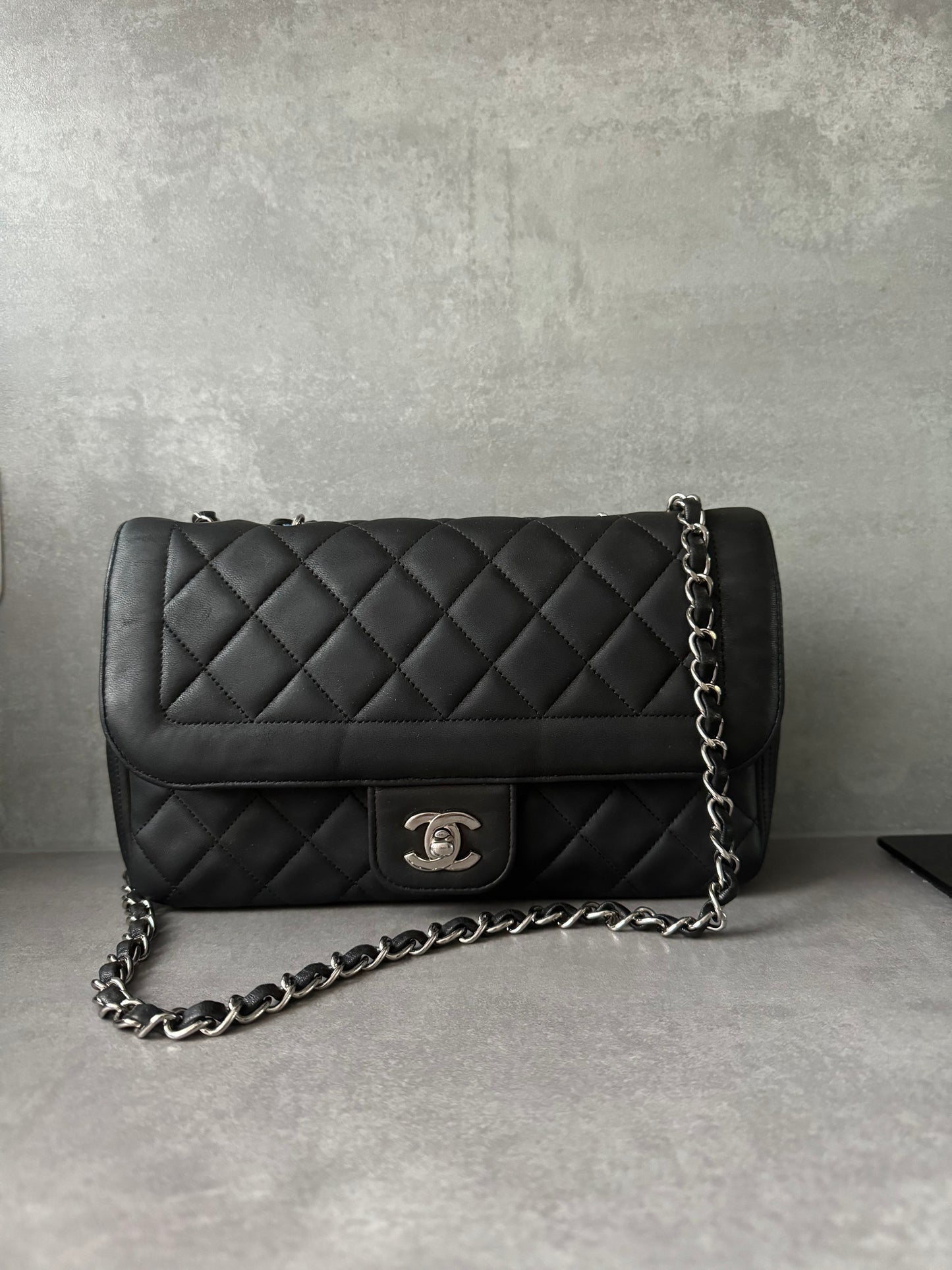 CHANEL Diana Medium Flap Bag Caviar