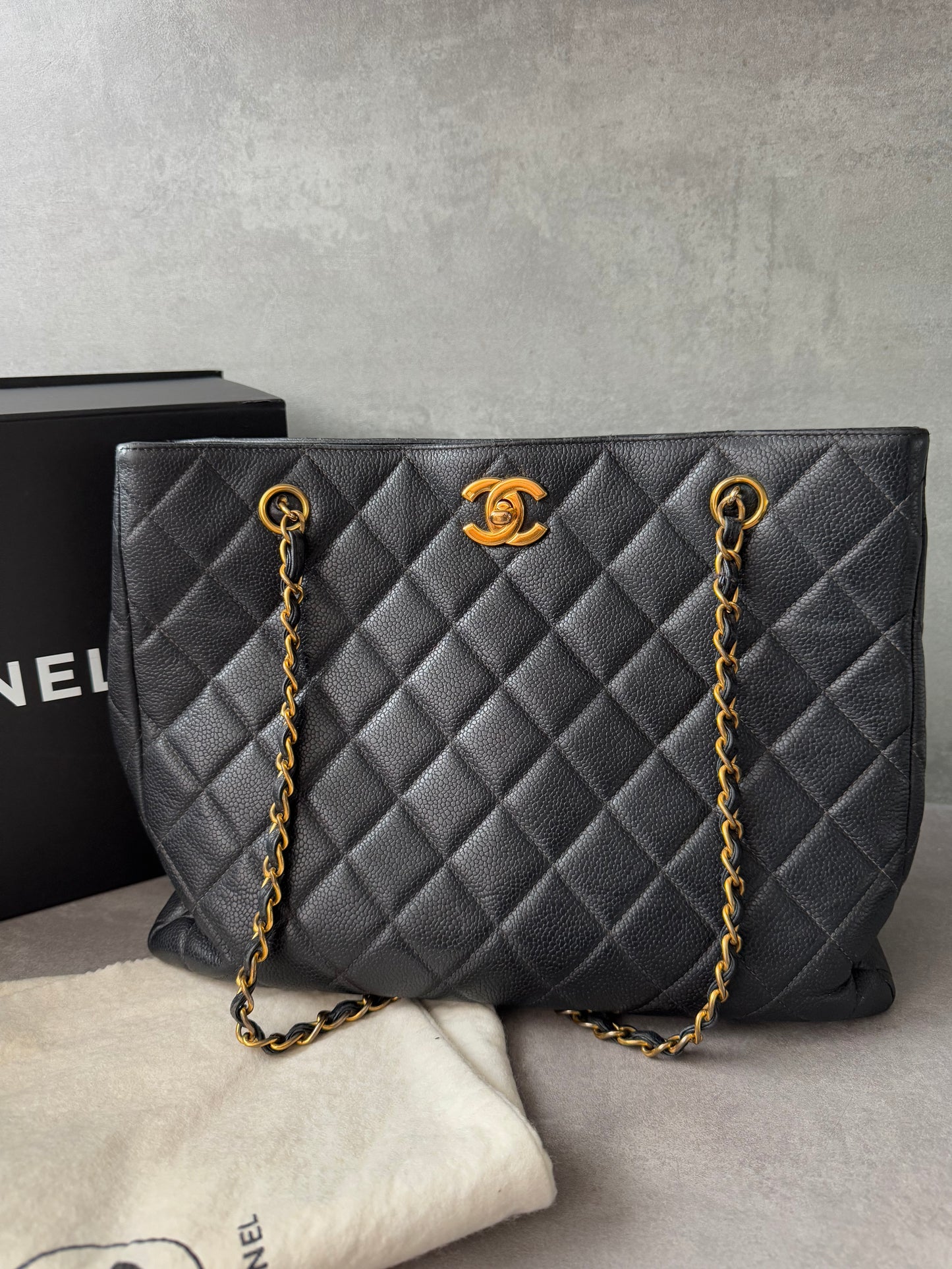 CHANEL Vintage Medium Tote Shopper Bag Caviar