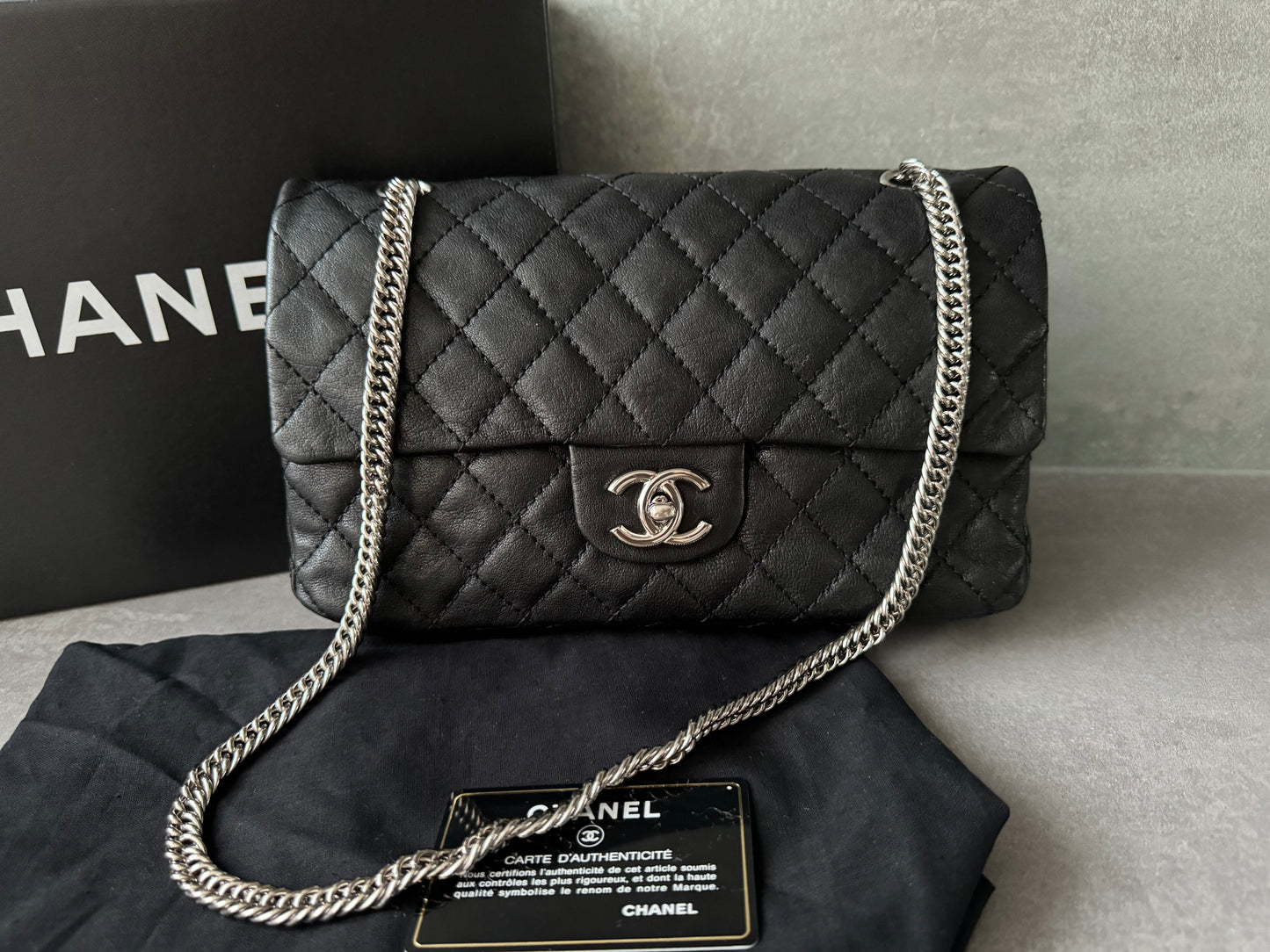 CHANEL Vintage Medium Double Flap Bag