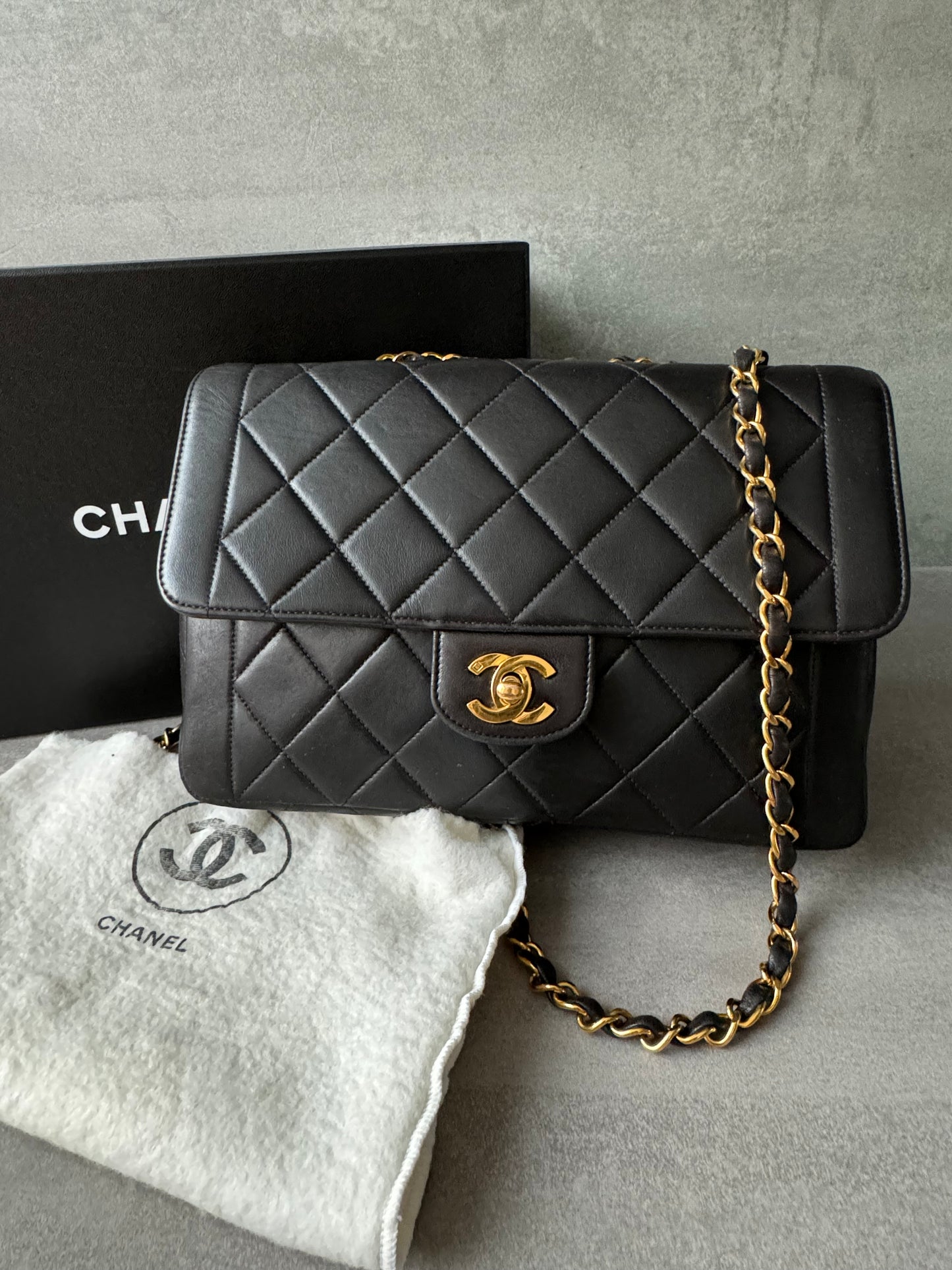 CHANEL Vintage Medium Single Flap Bag