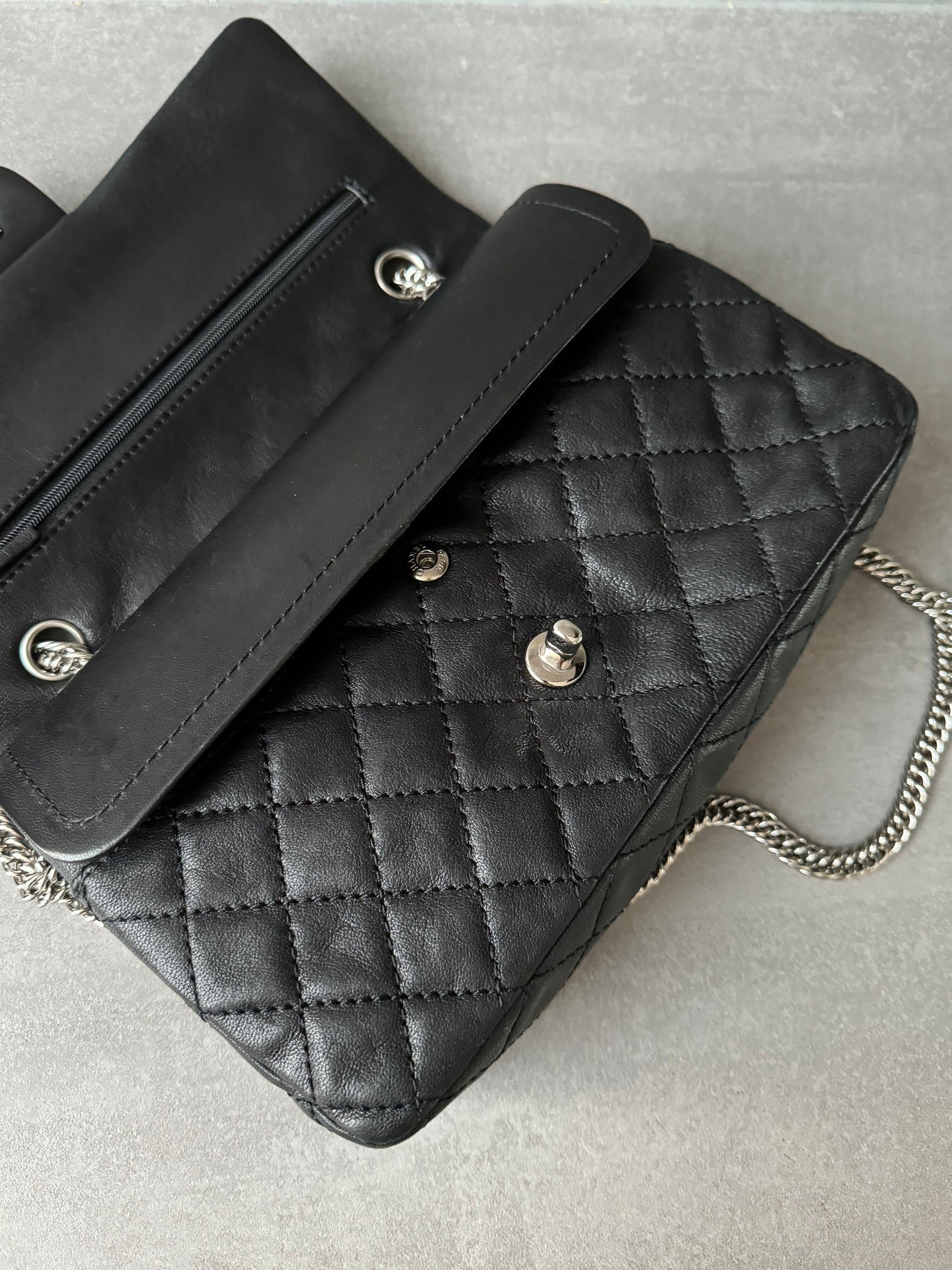 CHANEL Vintage Medium Double Flap Bag