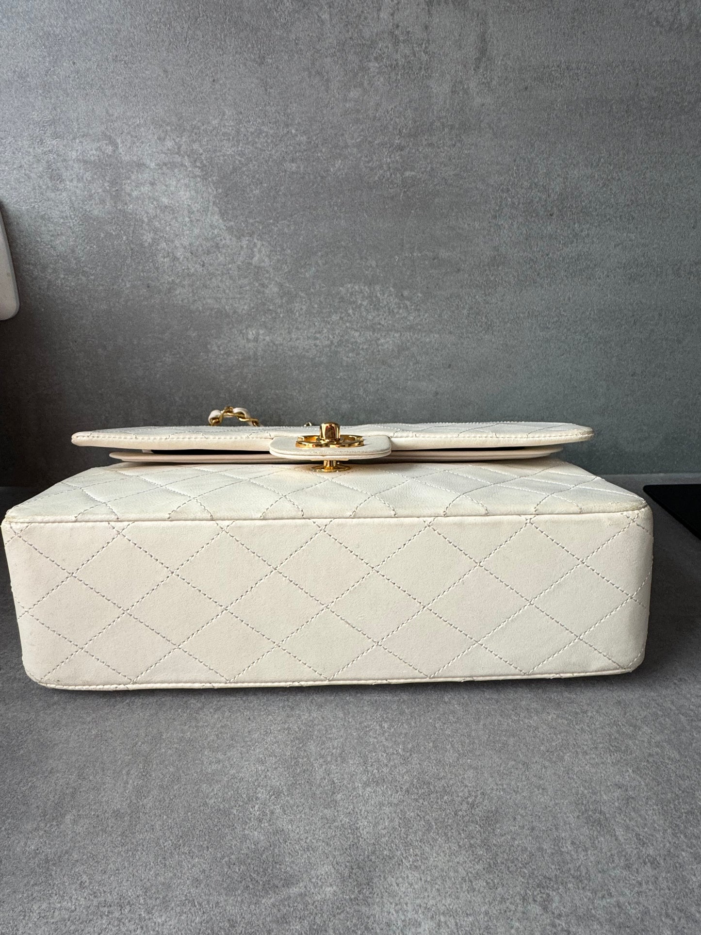 CHANEL Vintage Medium Double Flap Bag