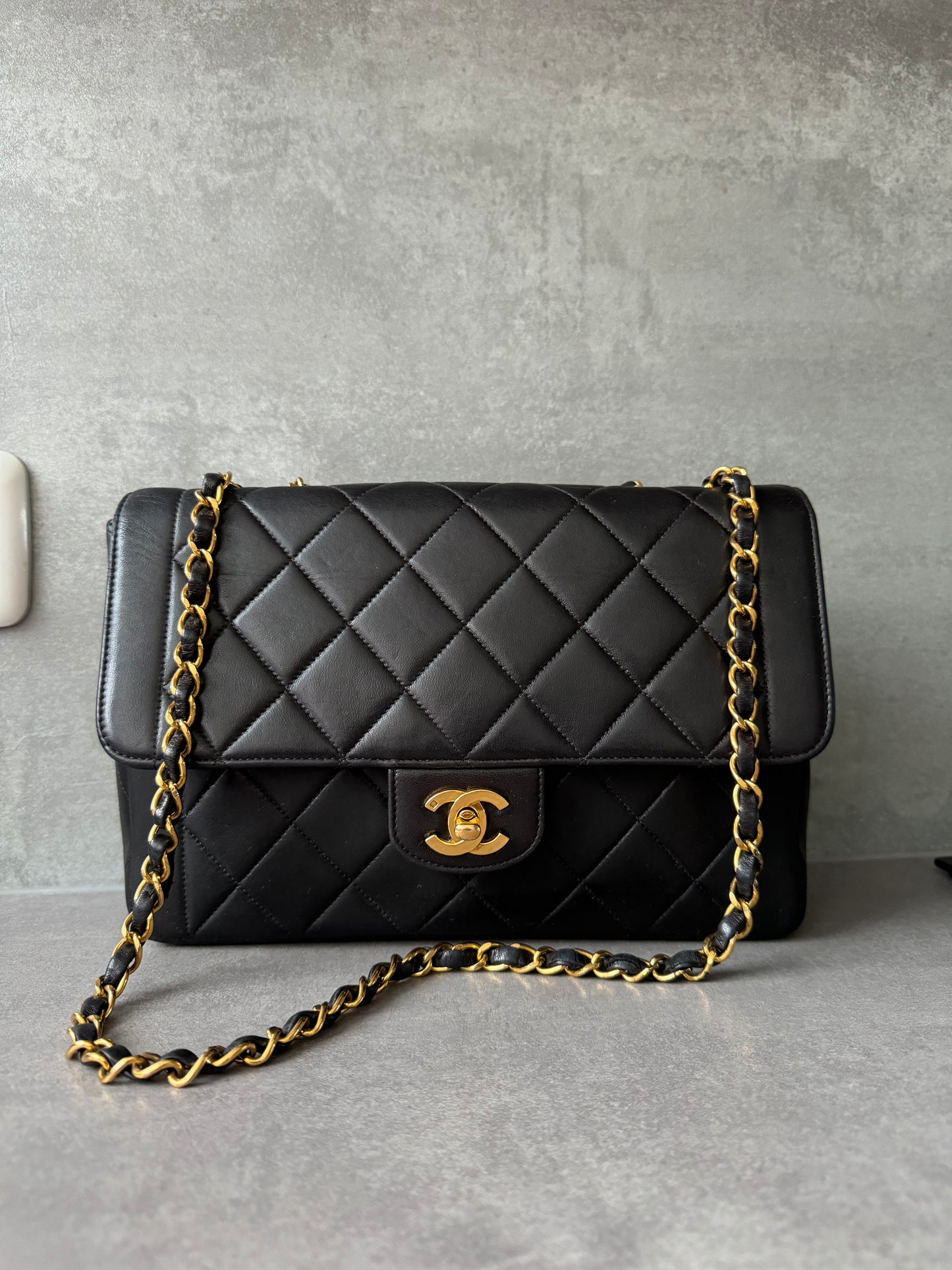 CHANEL Vintage Medium Single Flap Bag