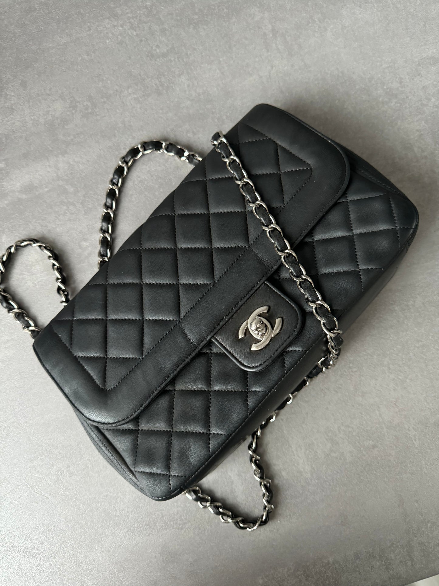 CHANEL Diana Medium Flap Bag Caviar