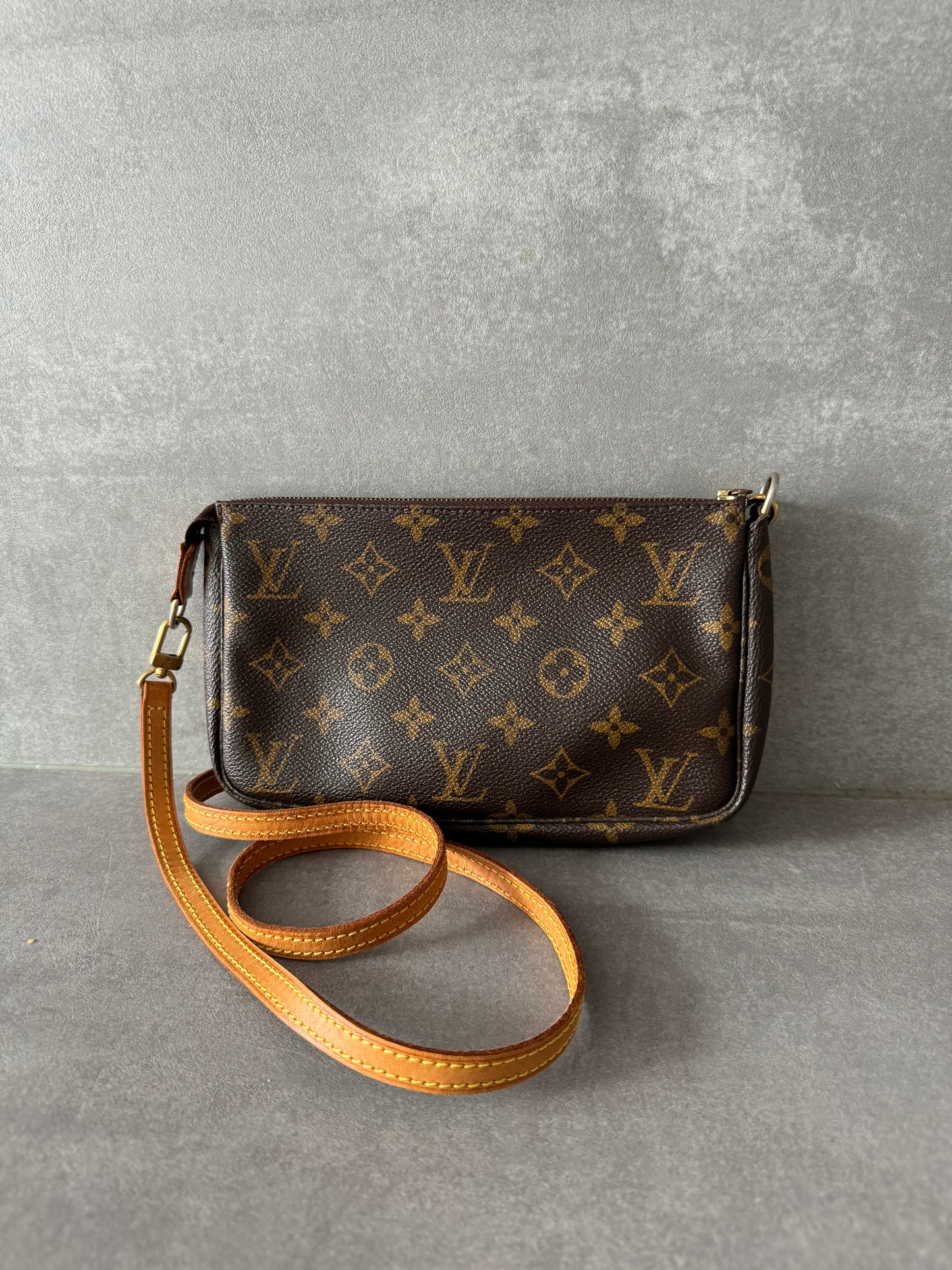 LOUIS VUITTON SAC Pochette Monogram Canvas Long Strap