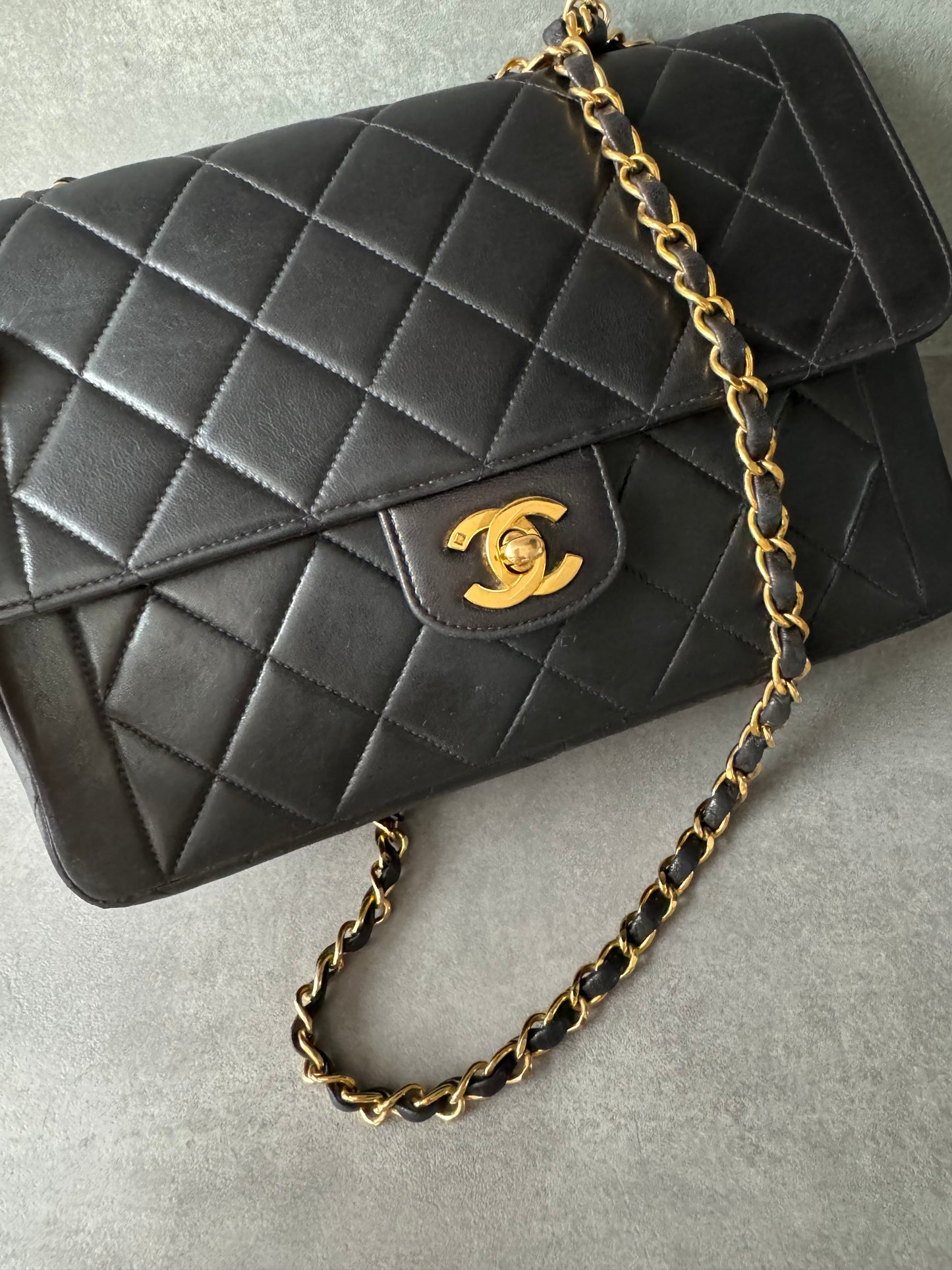 CHANEL Vintage Medium Single Flap Bag