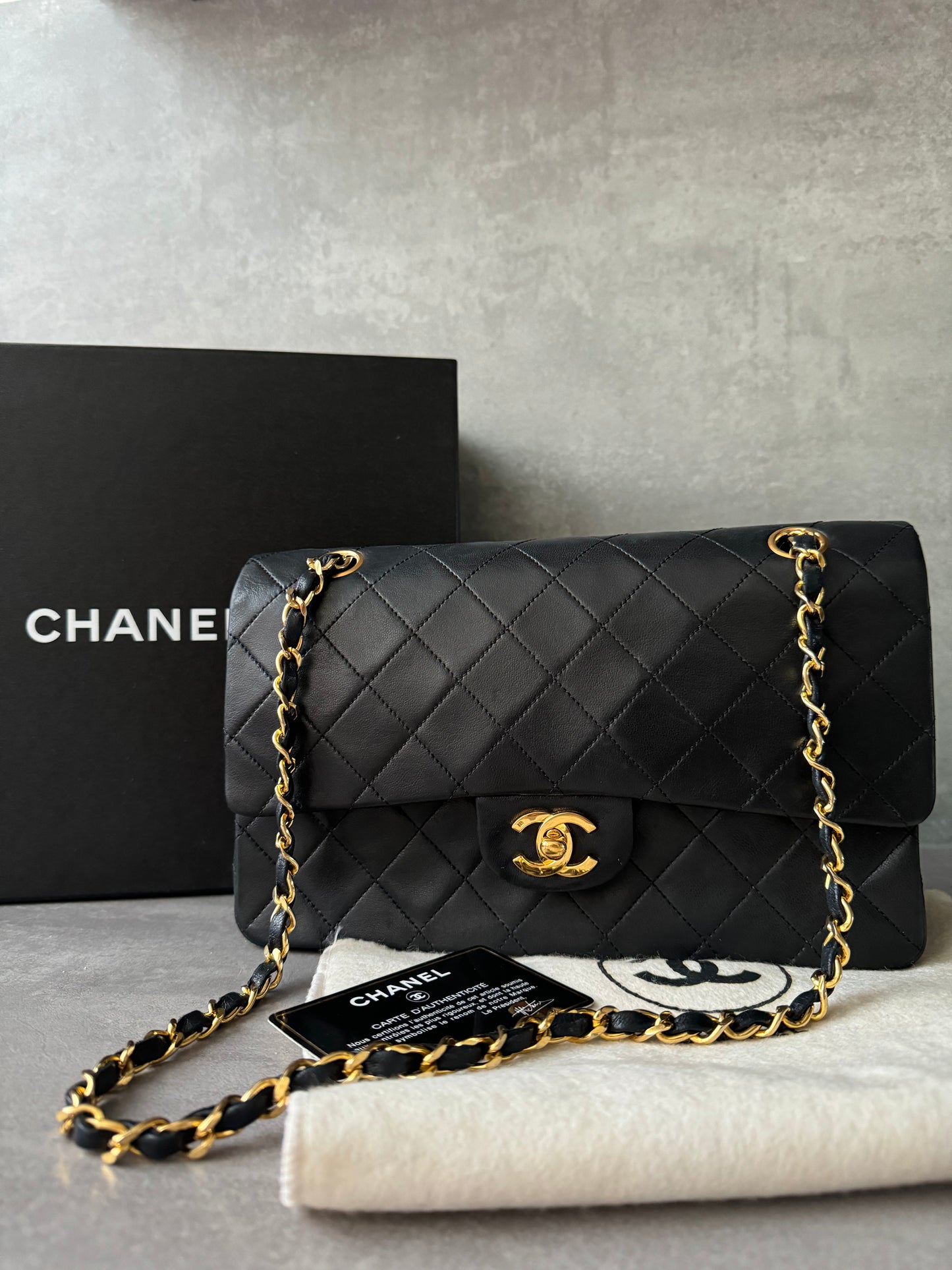 CHANEL Vintage Medium Double Flap Bag