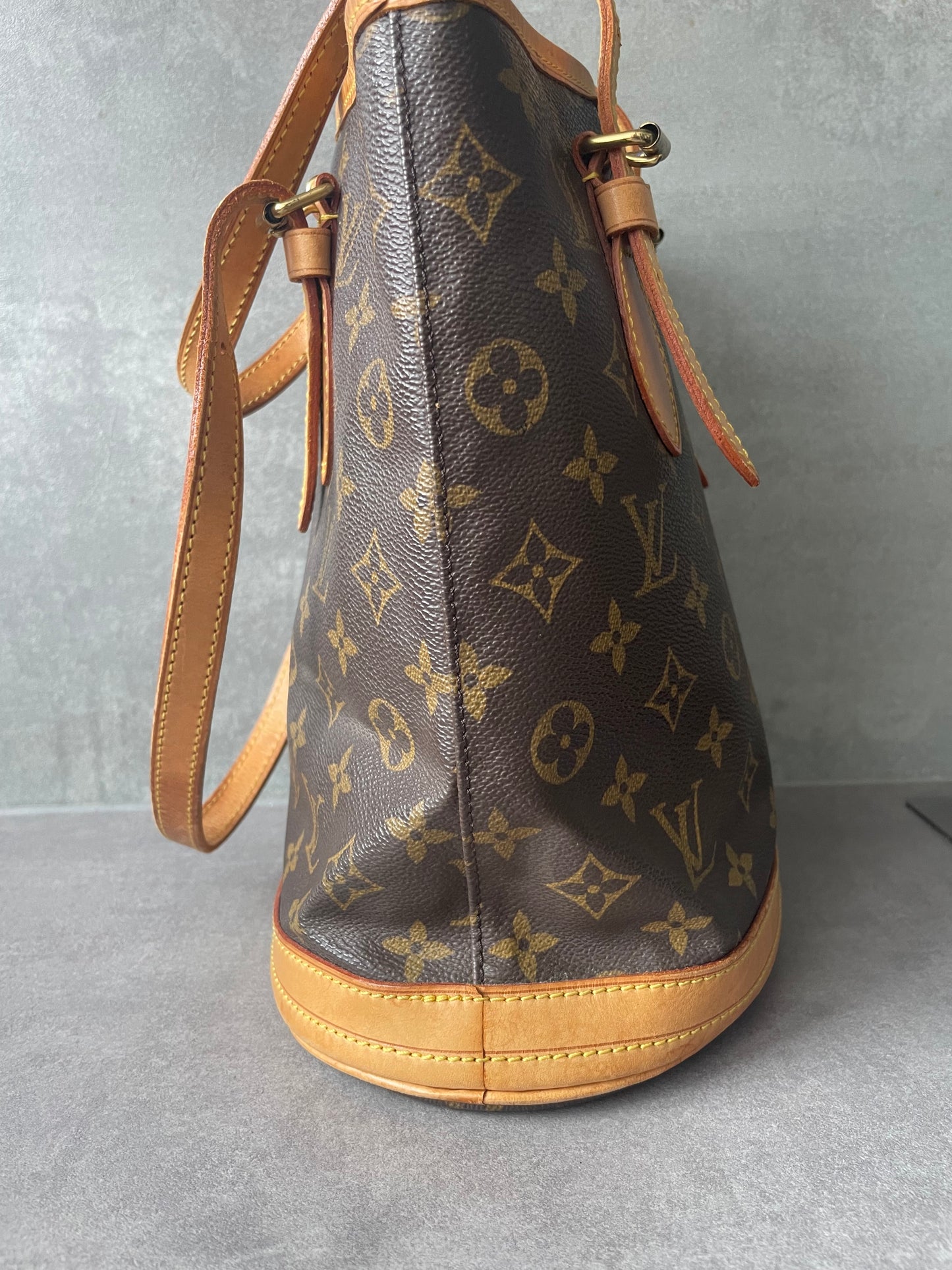 LOUIS VUITTON Noé Bucket Petit SAC  Monogram Canvas