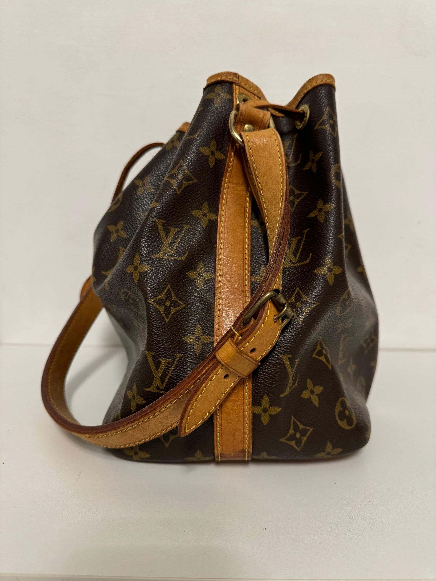 LOUIS VUITTON Petit SAC Noé Monogram Canvas