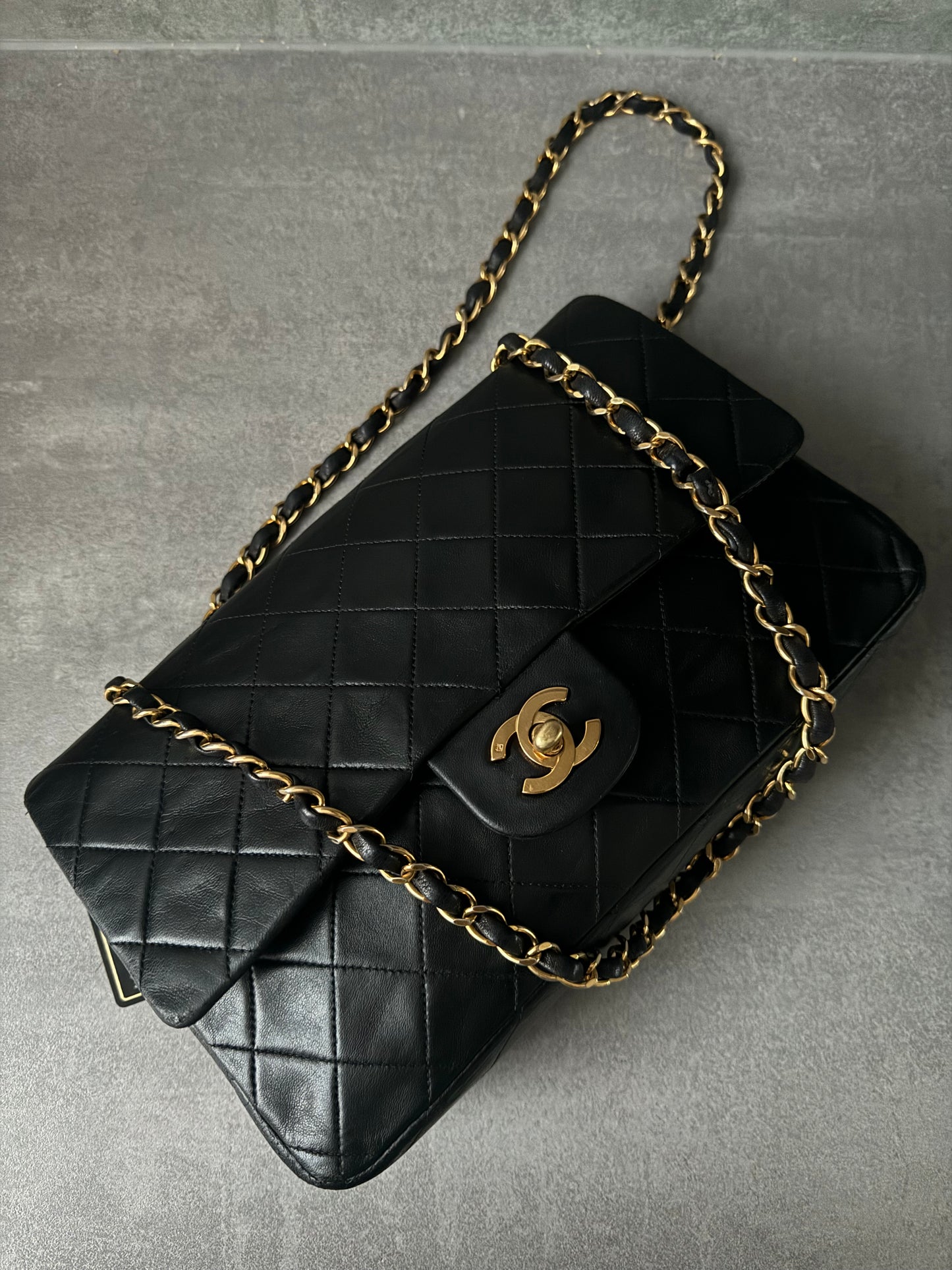 CHANEL Vintage Medium Double Flap Bag