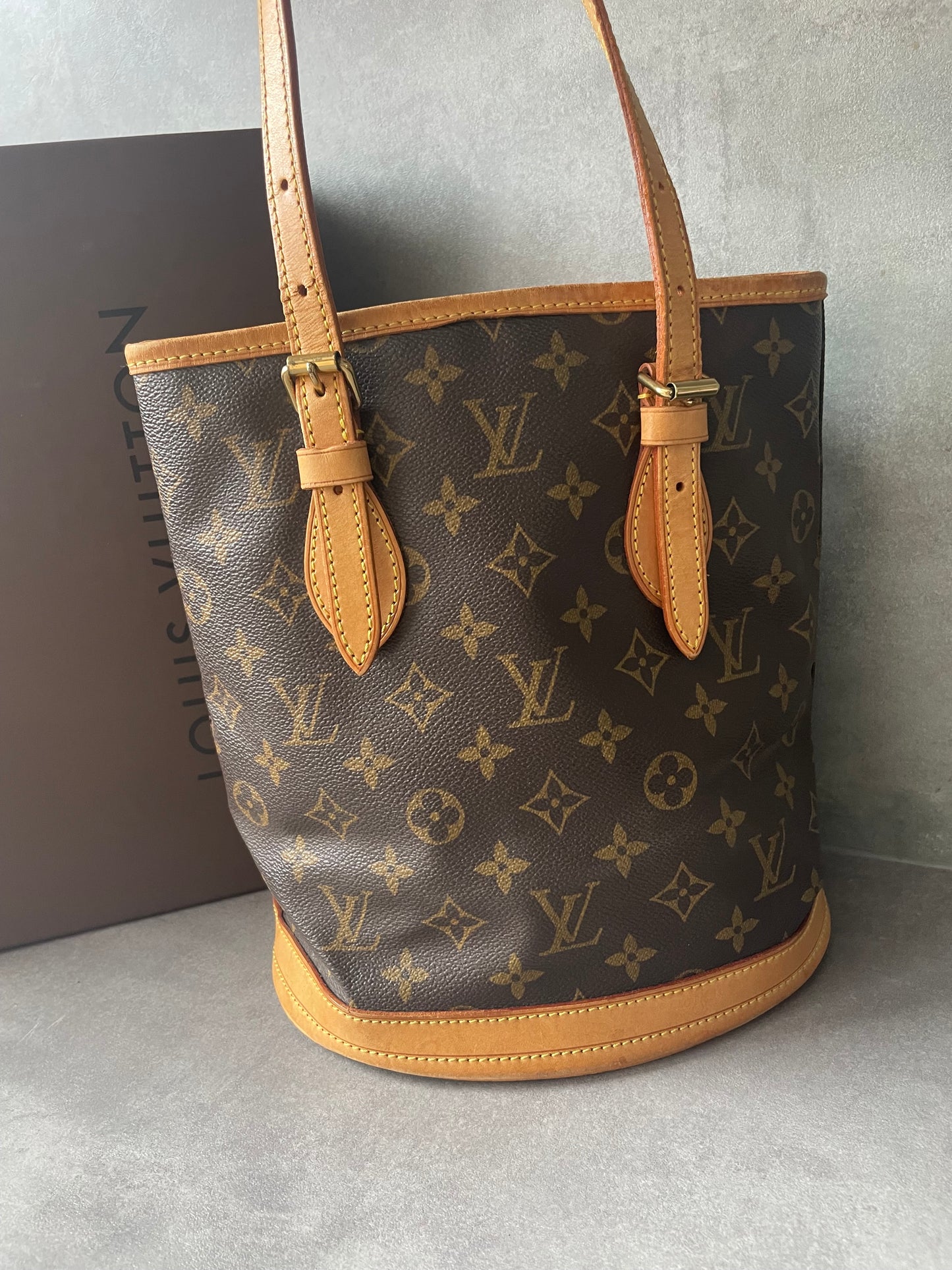 LOUIS VUITTON Noé Bucket Petit SAC  Monogram Canvas