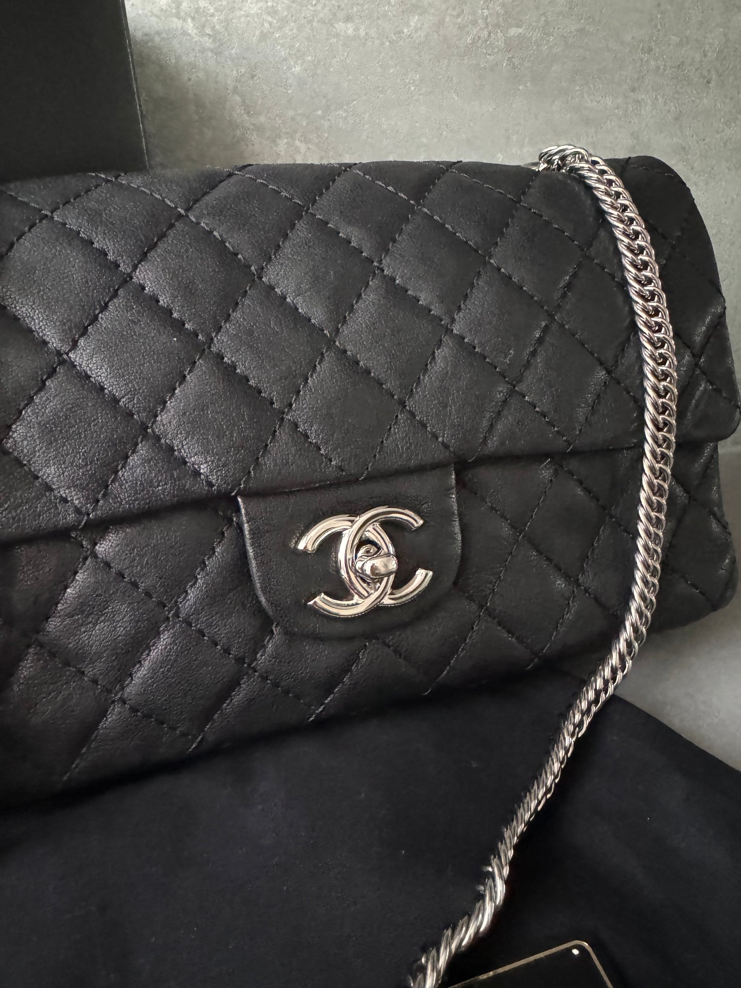 CHANEL Vintage Medium Double Flap Bag