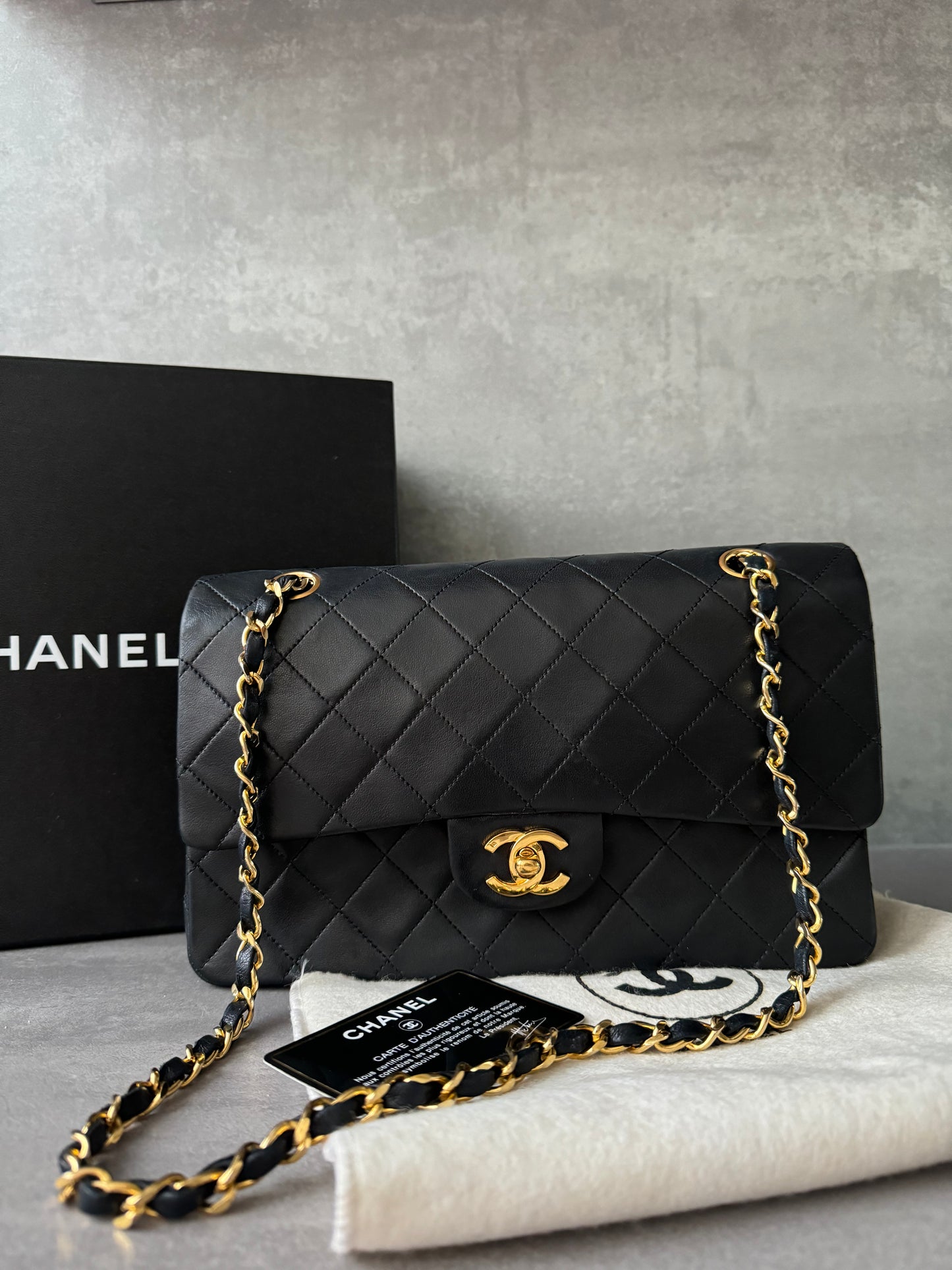 CHANEL Vintage Medium Double Flap Bag