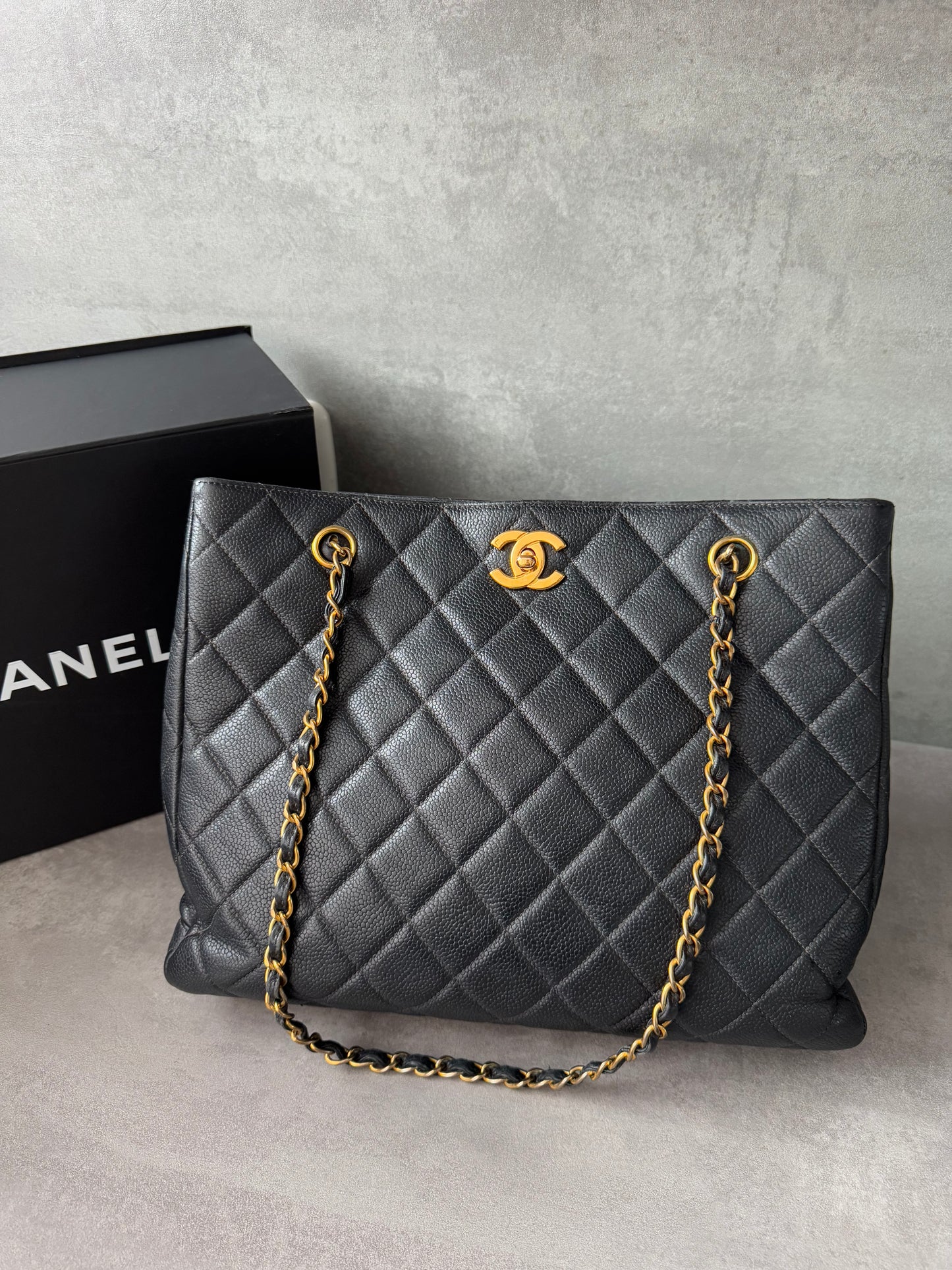 CHANEL Vintage Medium Tote Shopper Bag Caviar