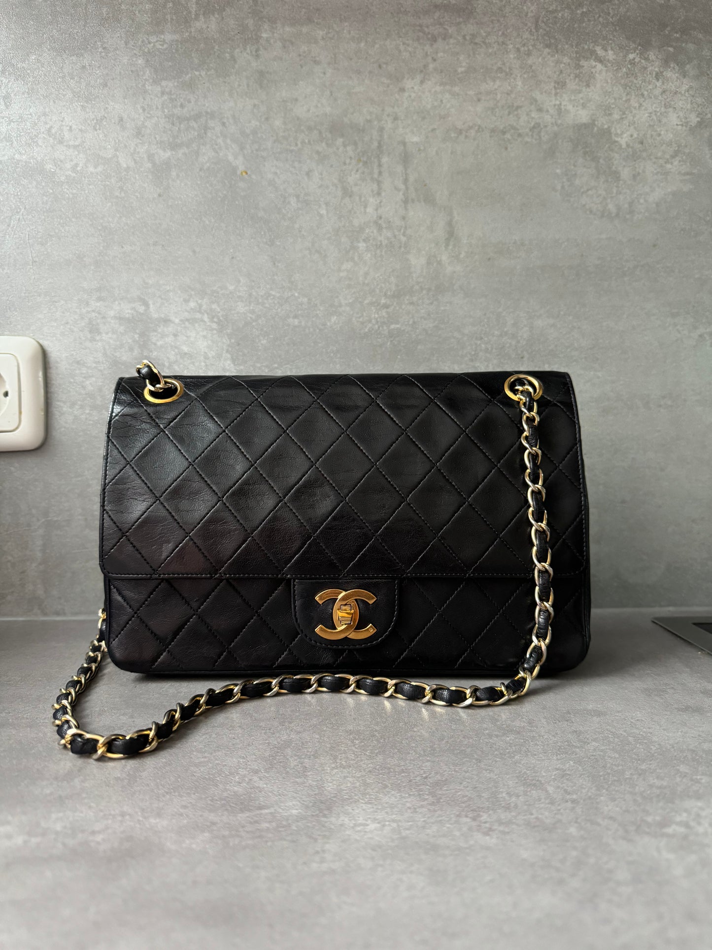 CHANEL Vintage Medium Double Flap Bag