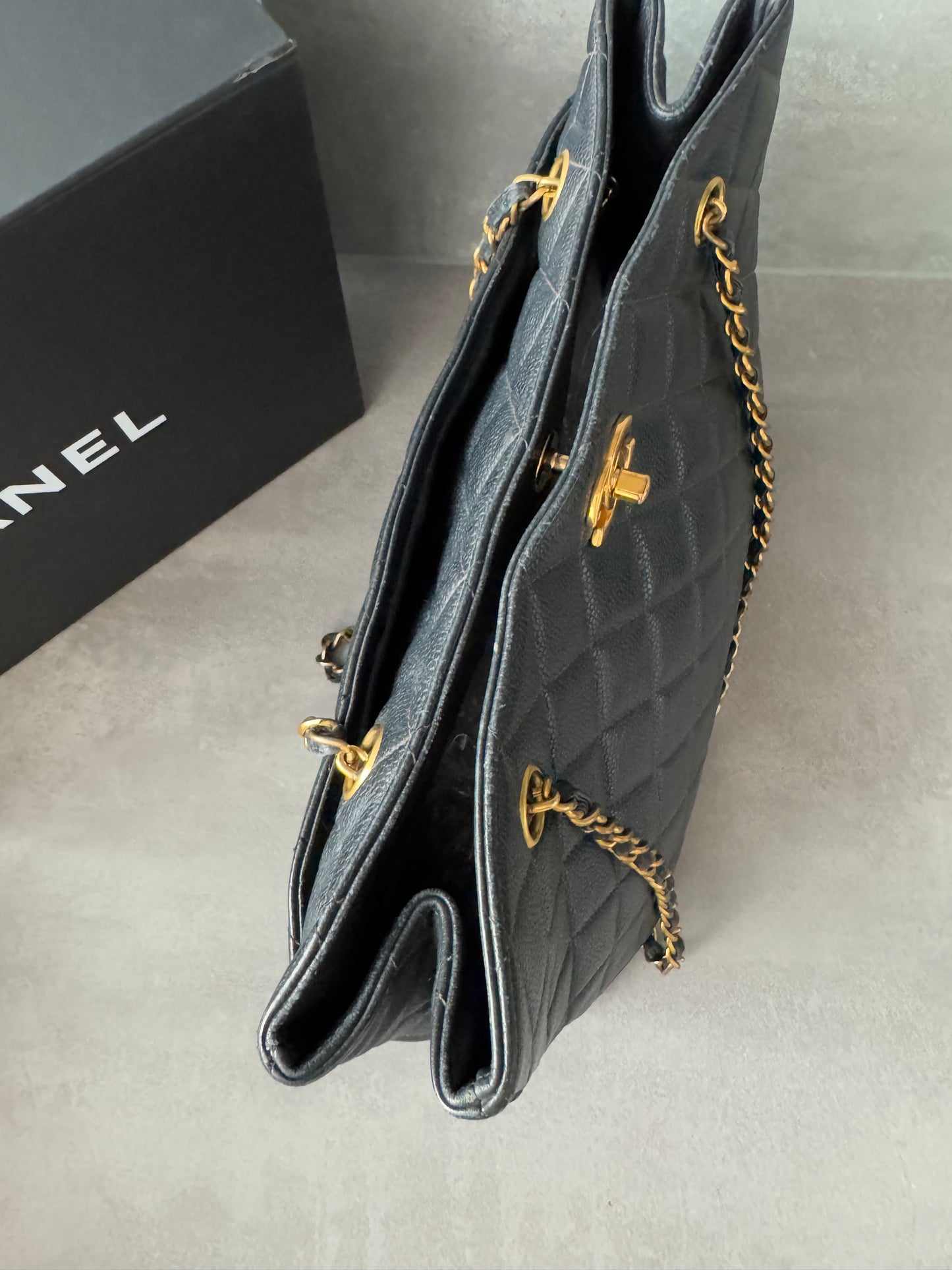 CHANEL Vintage Medium Tote Shopper Bag Caviar